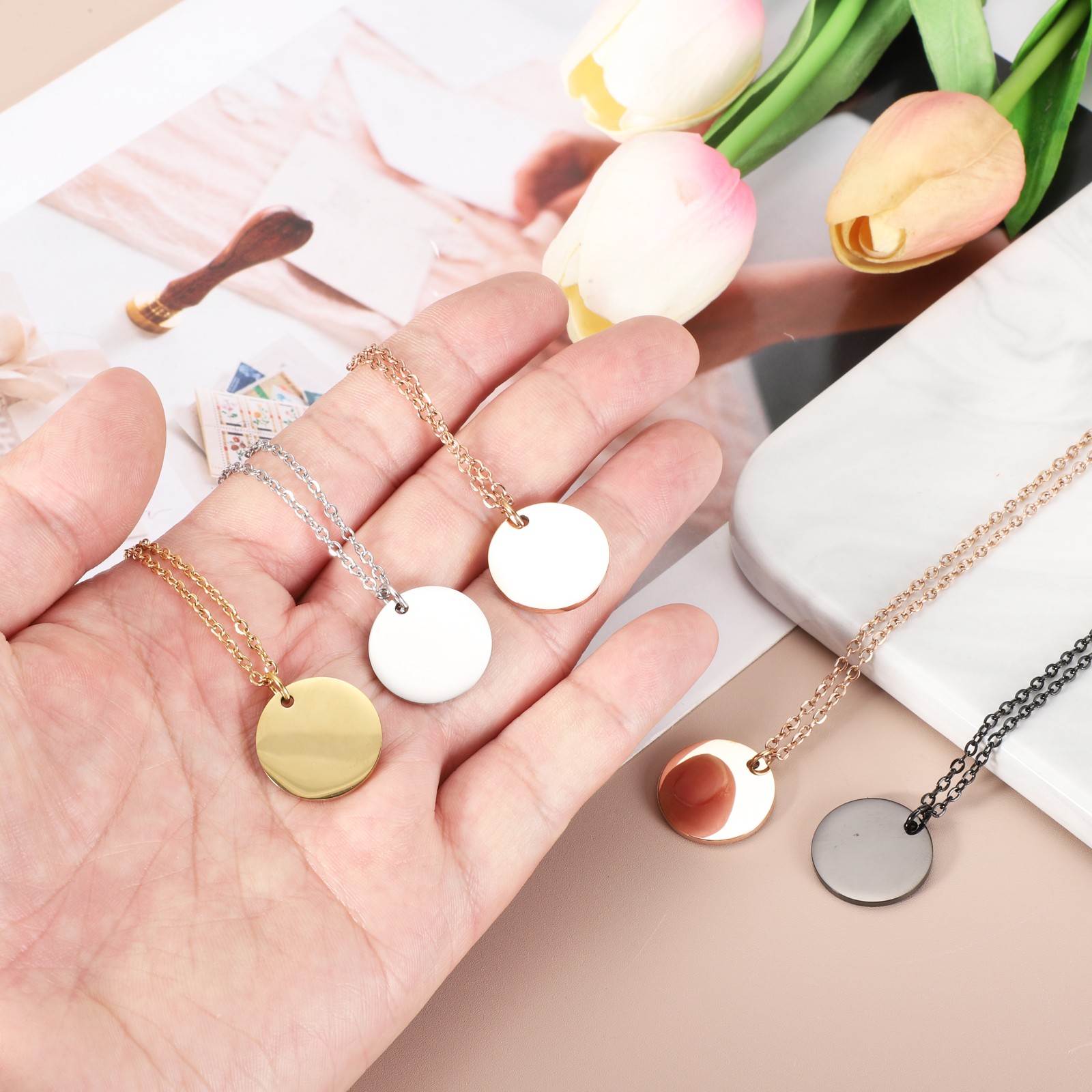 2Pcs Stainless Steel Round Pendant Necklace Engravable(0.8″, Rose Gold)