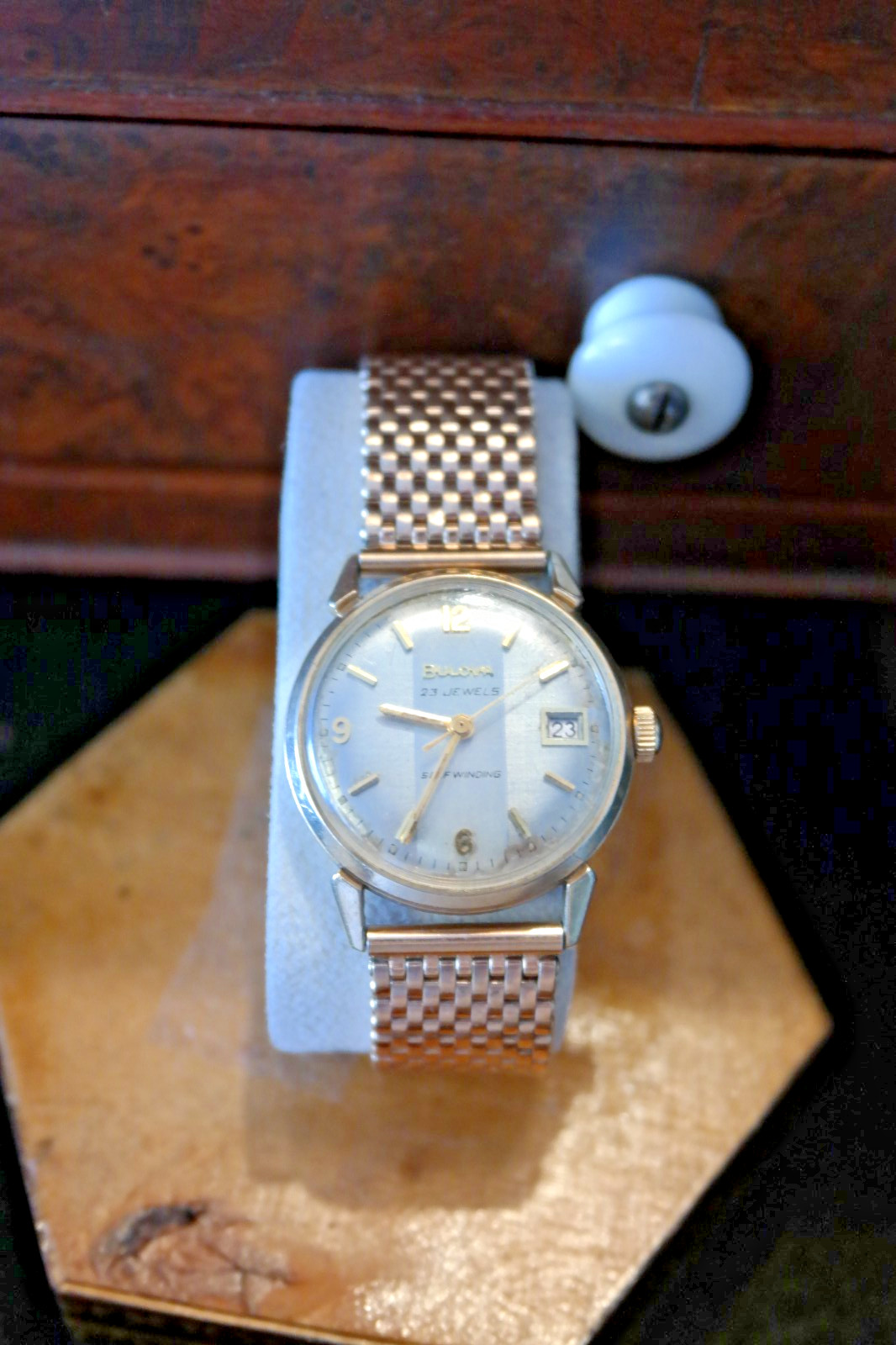 Gorgeous Vintage Bulova 23 Jewel Self-Winding Automatic Men’s Watch – Circa 1969