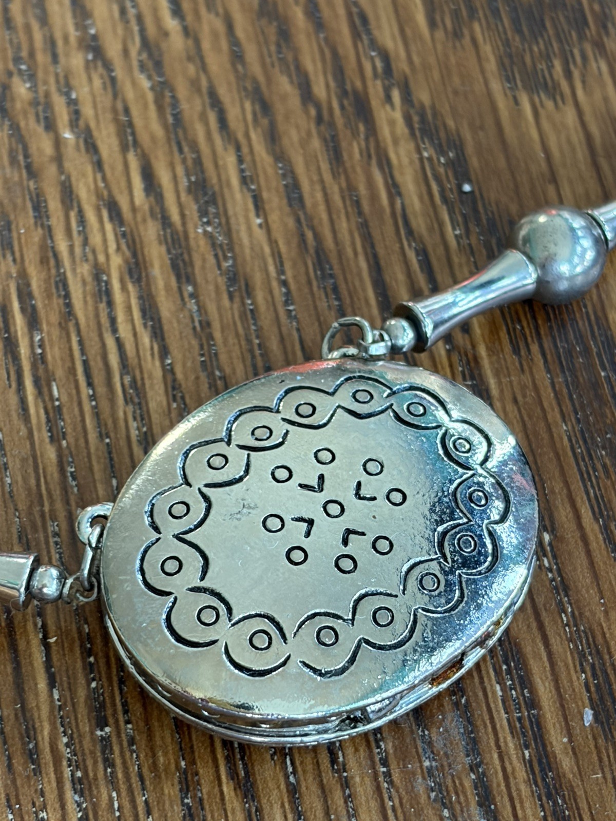 Vtg Estee Lauder 1973 Moonsilver Perfume Locket Pendant Necklace Collectible