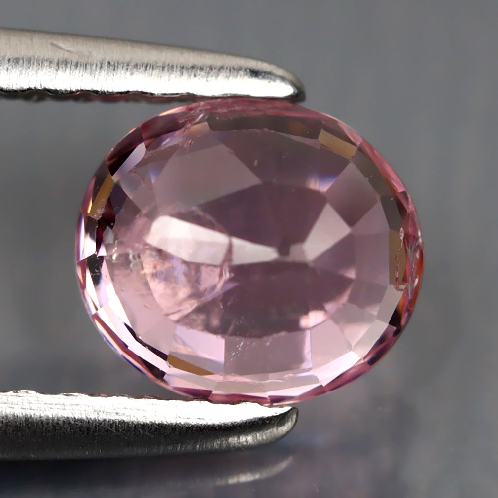 1.03 ct Amazing Oval (6.06 x 5.36 mm) Unheated / Untreated Tanzania Pink Spinel