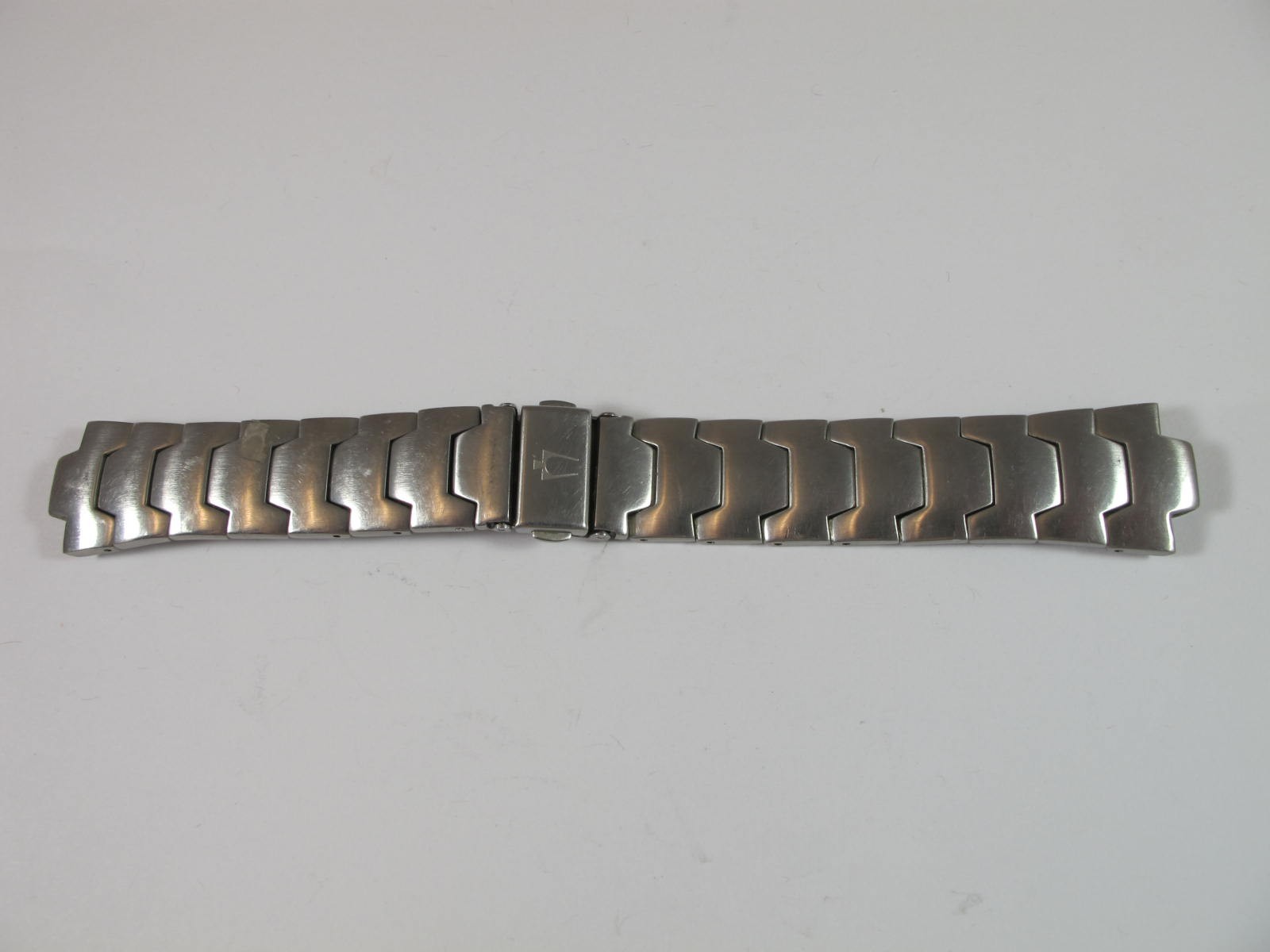 BULOVA ACCUTRON MENS ALL STEEL PUSH BUTTON 21.5MM BAND WITH 10.7MM WIDE ENDS