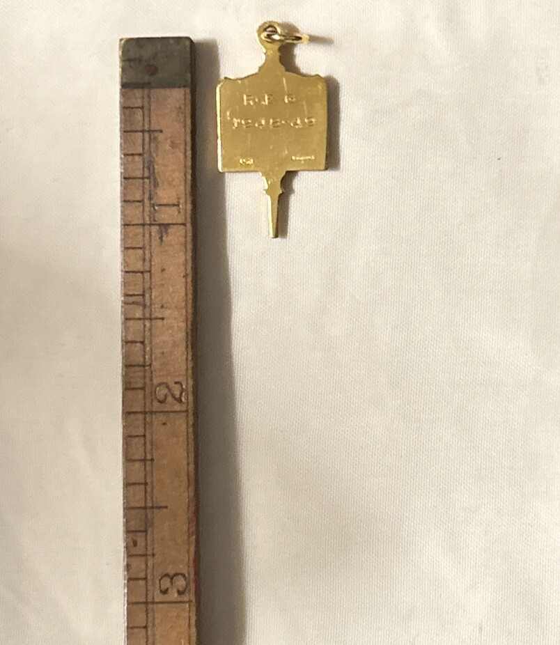 1948 -1949 1/10 10K GF VTG Who’s Who Students Colleges & Universities Pendant
