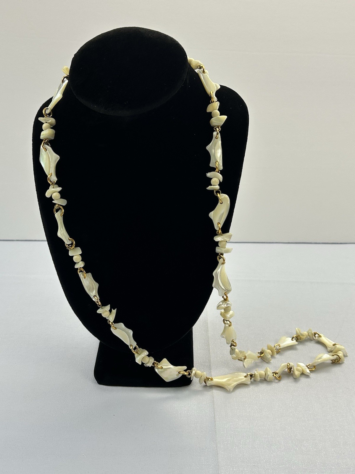 Vintage Mother of Pearl Shell Gold Tone Link Necklace 17” Coastal Boho Chic
