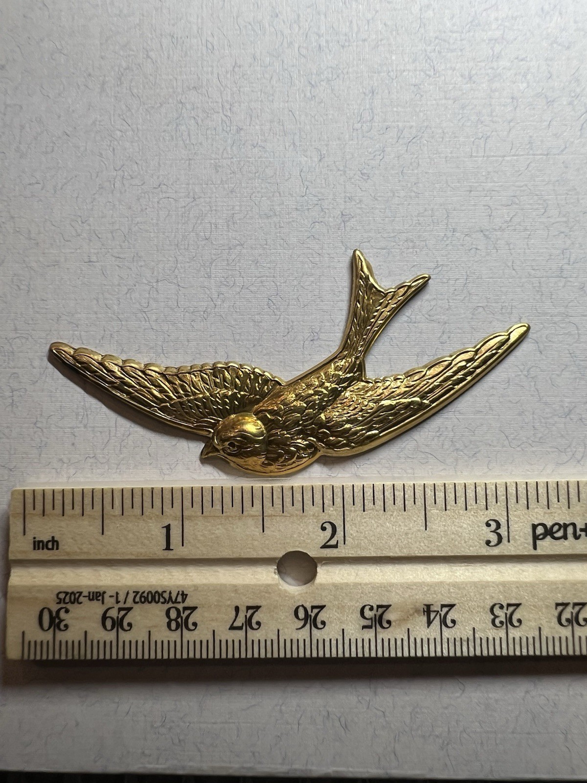 VINTAGE BRASS STAMPING OF BIRD FOR JEWELRY/CRAFT/DECORATION NEW OLD STOCK