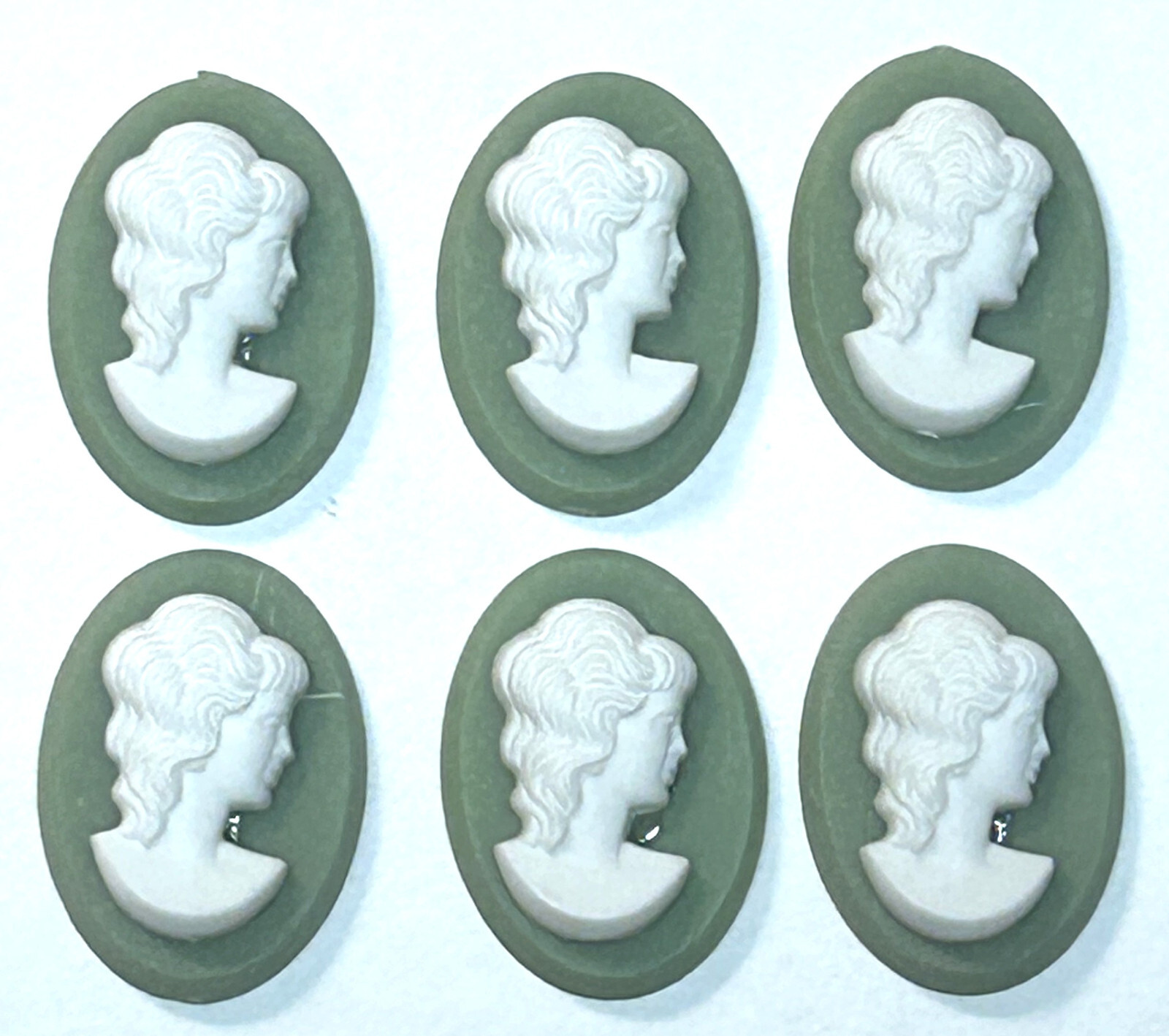 12 Vintage Right Facing White on Green Resin Cameos 18mm x 13mm LOT of 12 NEW