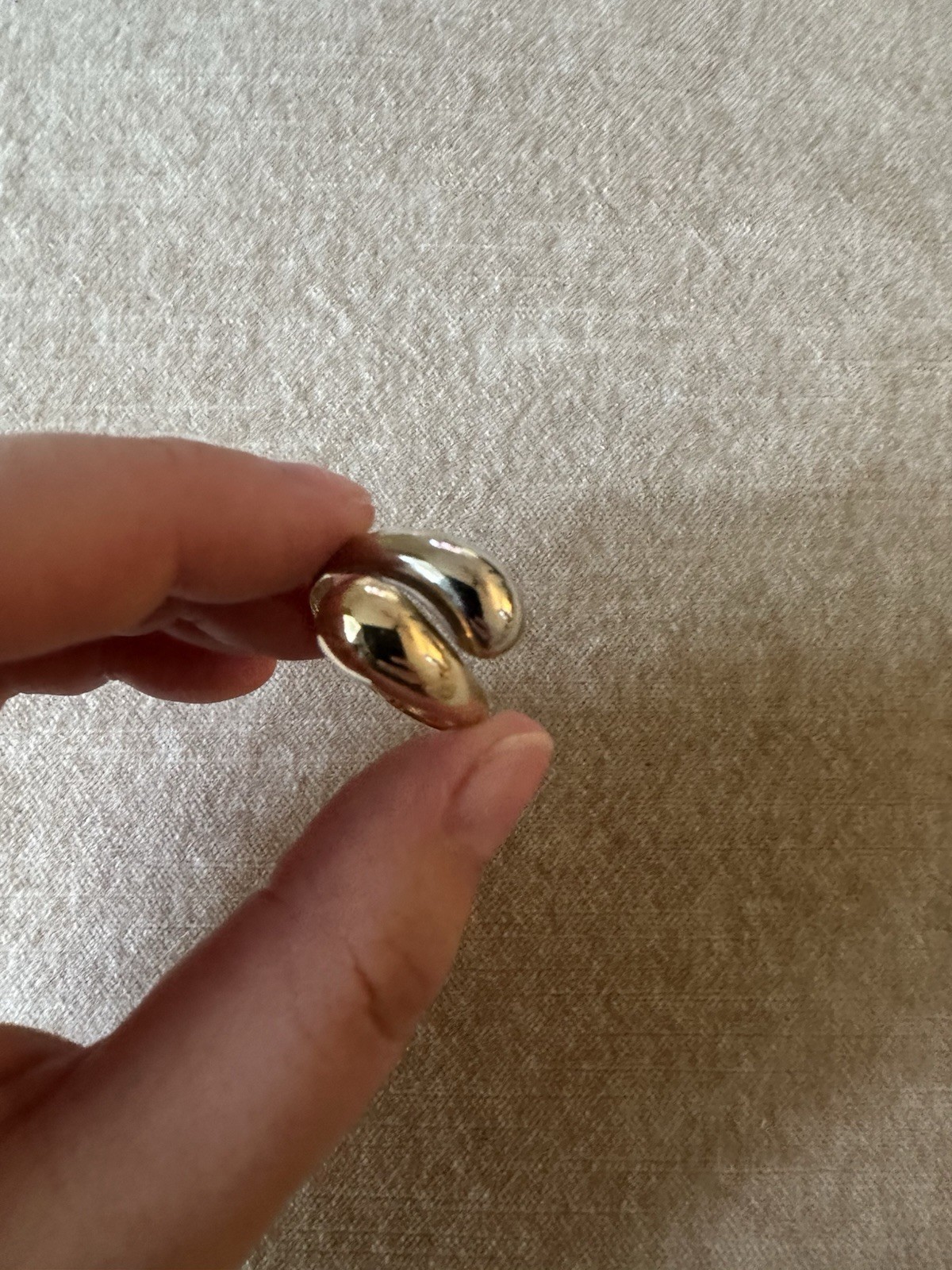 1 Week Melt Sale – Vintage 14K Two Tone YG And WG Yin Yang Ring, Sizeable 9.5