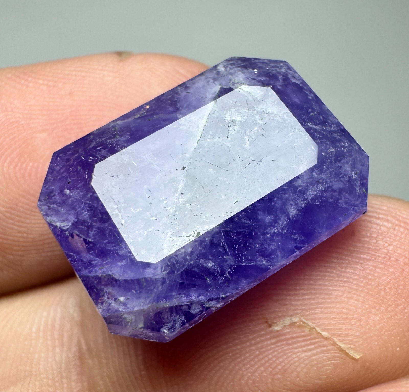 17 Carat Fluorescent Phosphorescent Tenebrescent Hackmanite Cut Gemstone.