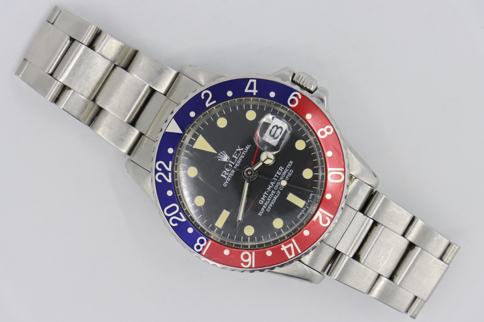 Rolex GMT-Master 1675 Pepsi Matte Black Dial Oyster Fold Over Band Circa 1973
