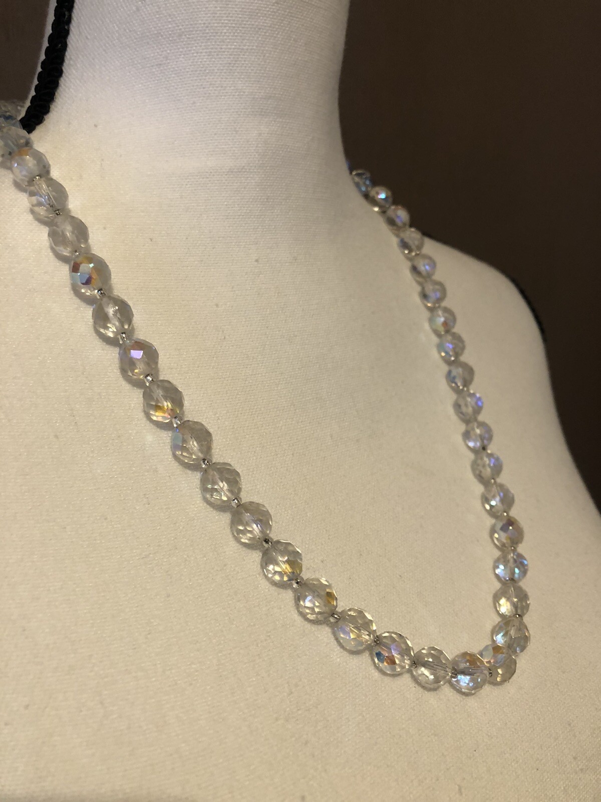 Contemporary Clear Iridescent Beaded Necklace Fashion Jewelry 3634 GO1.51D