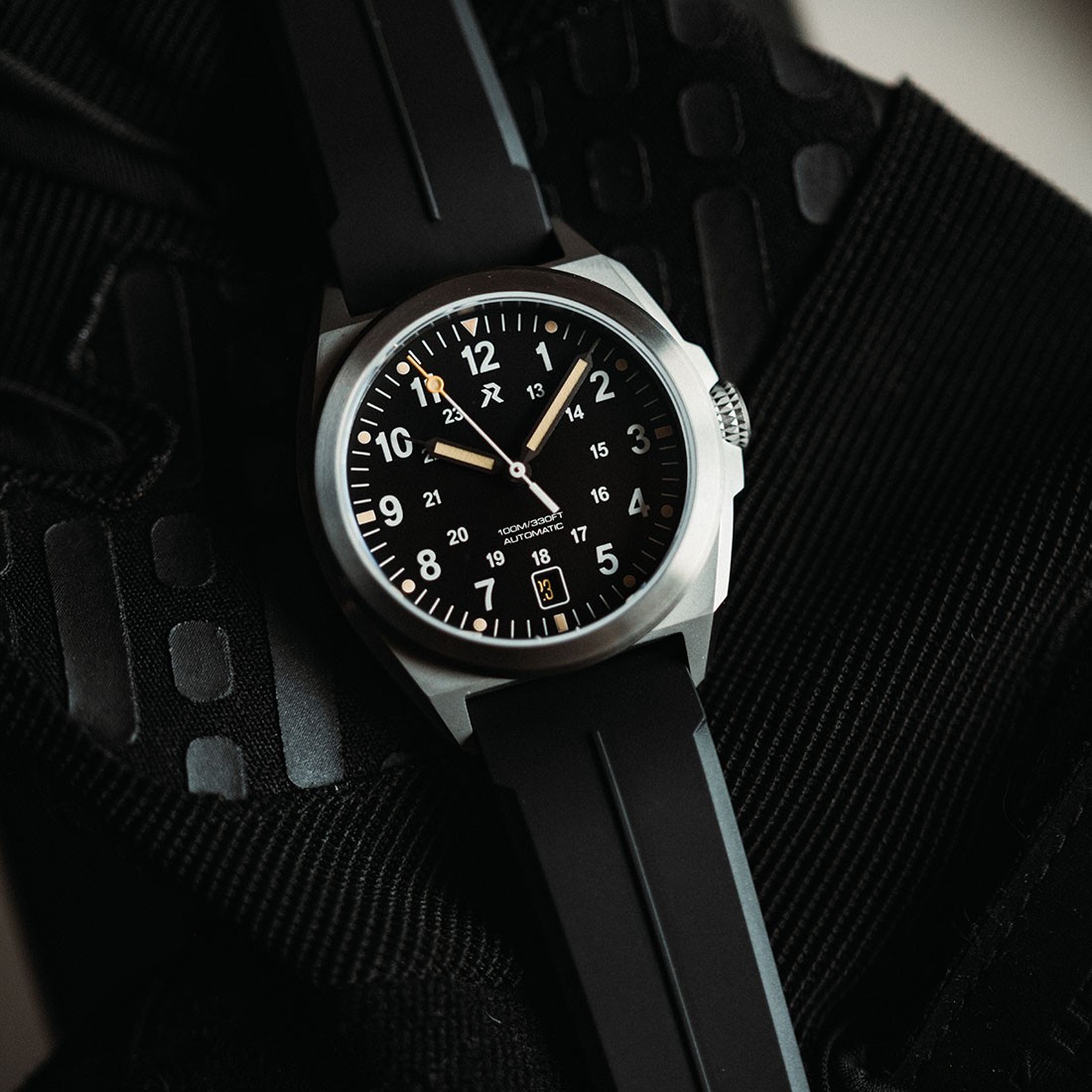 RZE VALOUR 38 Automatic Titanium Black Date Rubber Men’s Watch