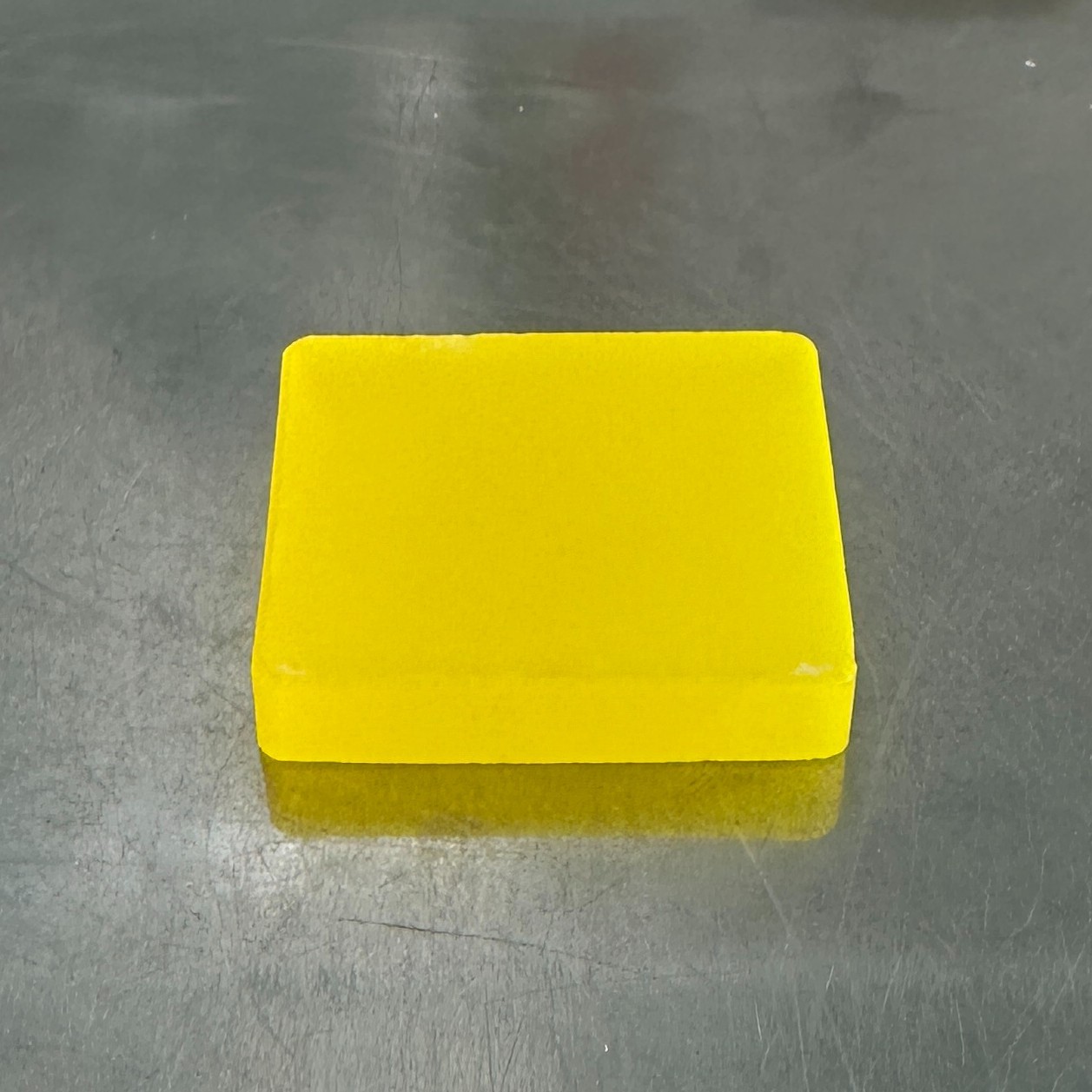 90 G NEON YELLOW YAG CERAMIC ( Yttrium Aluminum Garnet ) ROUGH LAB CREATED