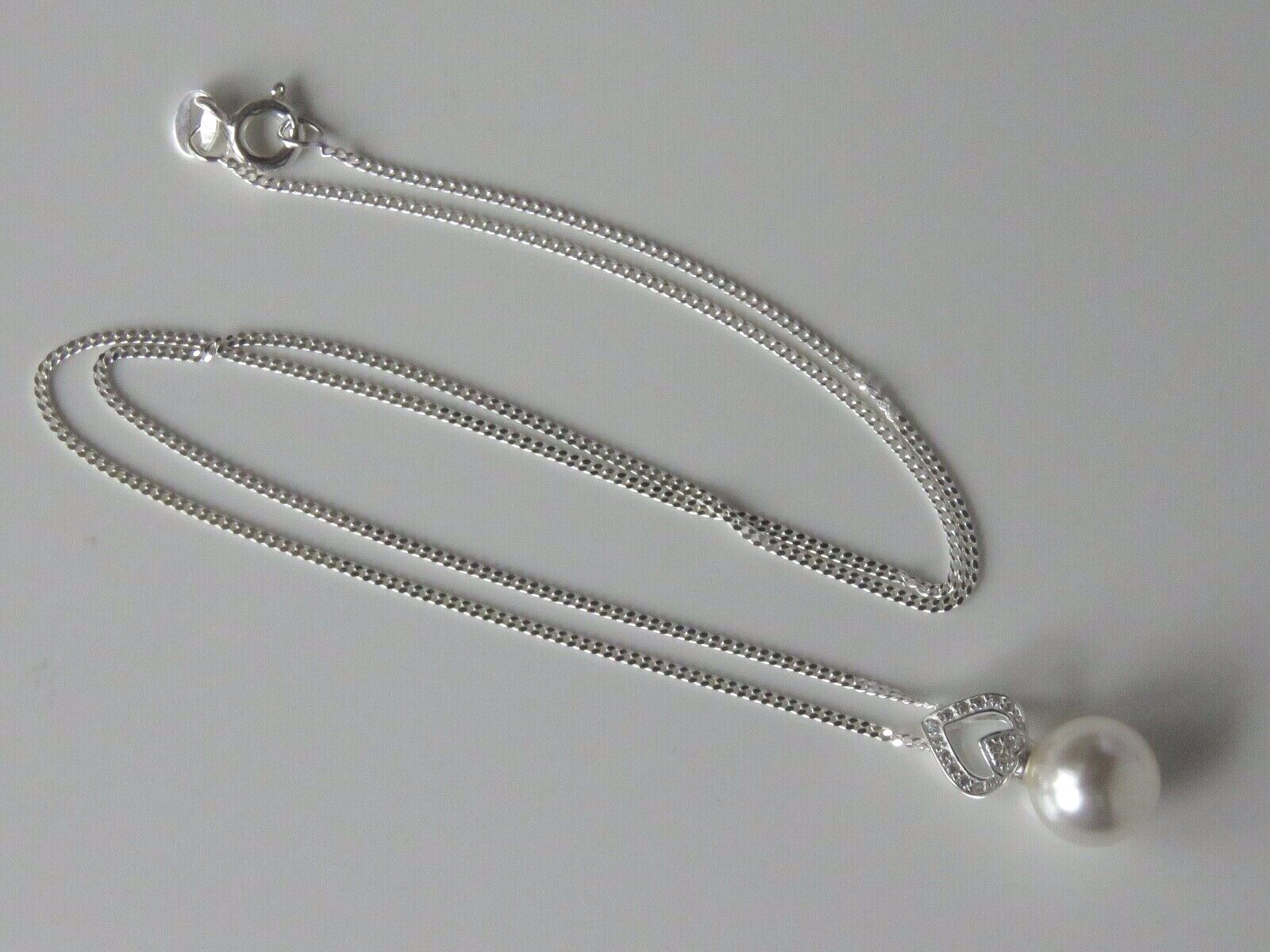 sa5. 925 Sterling Silver Necklace Made With a Swarovski White Pearl Pendant