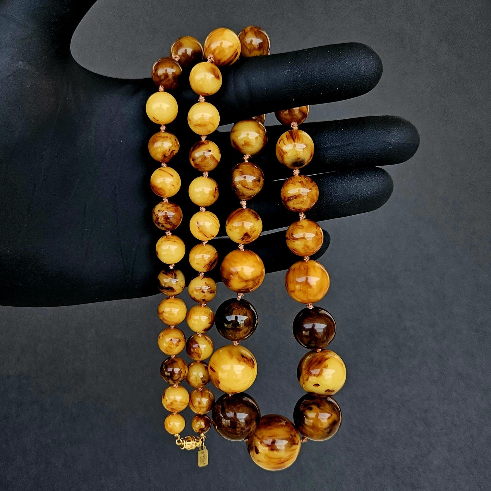 Vintage 1970s Kenneth Lane Catalin Root Beer Caramel Bakelite Bead Necklace 114g