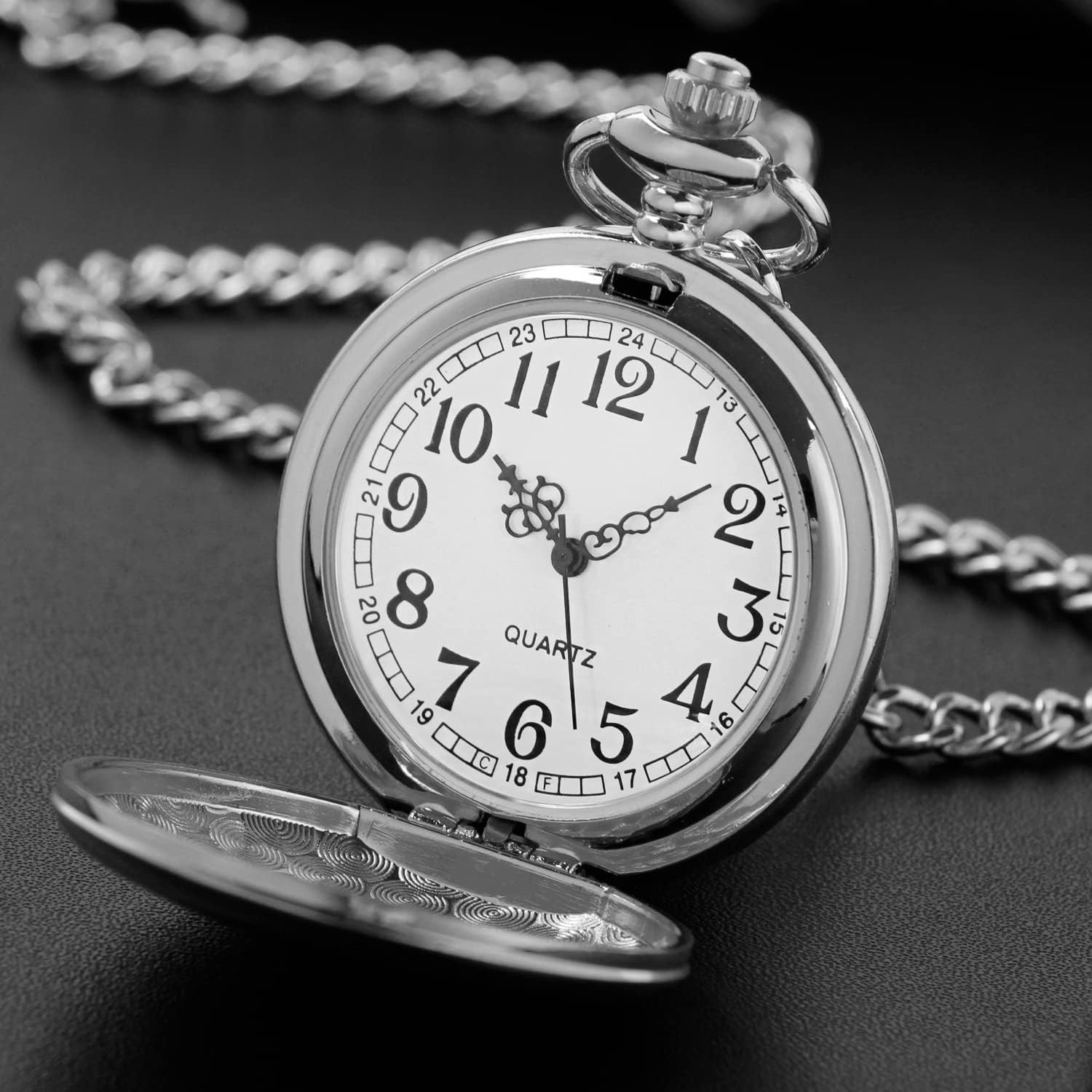 Smooth Cover Quartz Pocket Watch, Fashionable Roman Digital White Dial with Wais