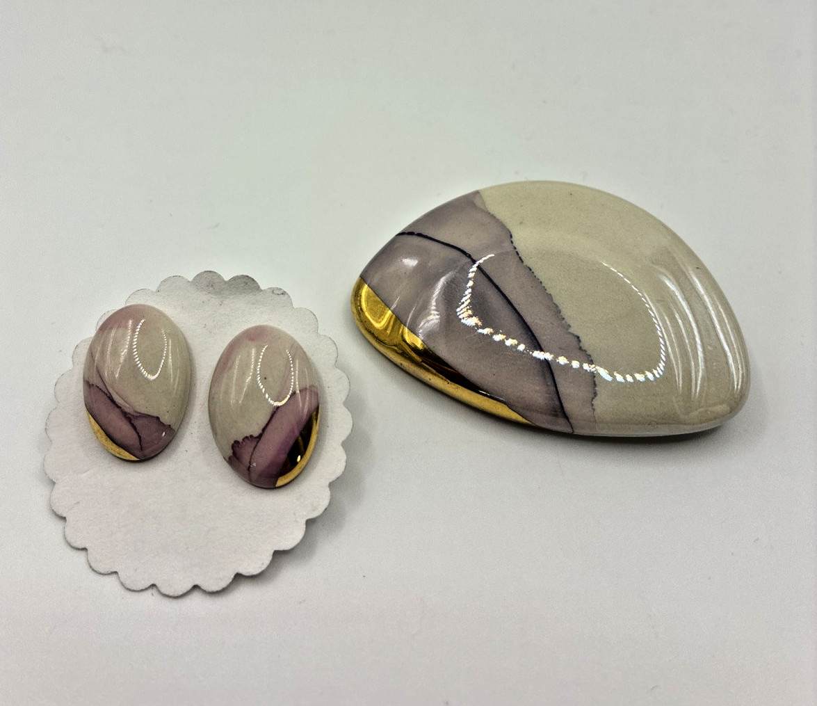 Vintage Brooch Pin And Earring Set Ceramic Enamel Purple Pink Mauve Gold Tone