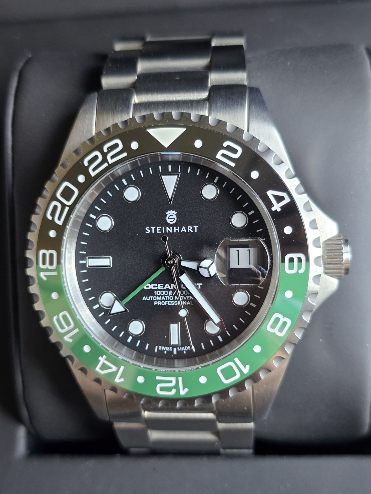 Steinhart Ocean One GMT Micro Adjust Clasp Green/Black Ceramic Bezel 42mm