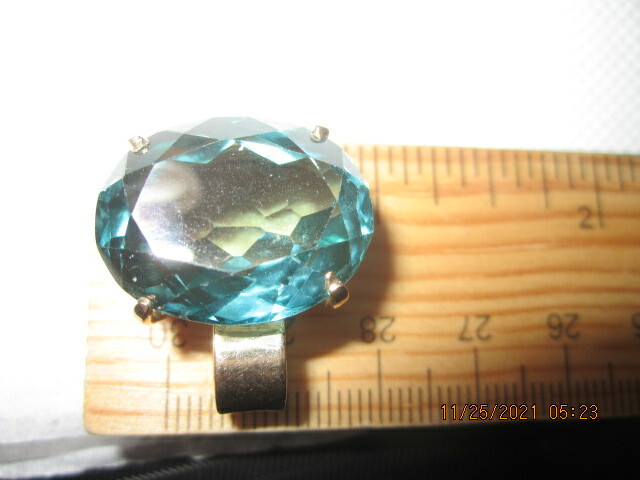 NWT 30 ct. December Blue Topaz 20 mm X 15mm