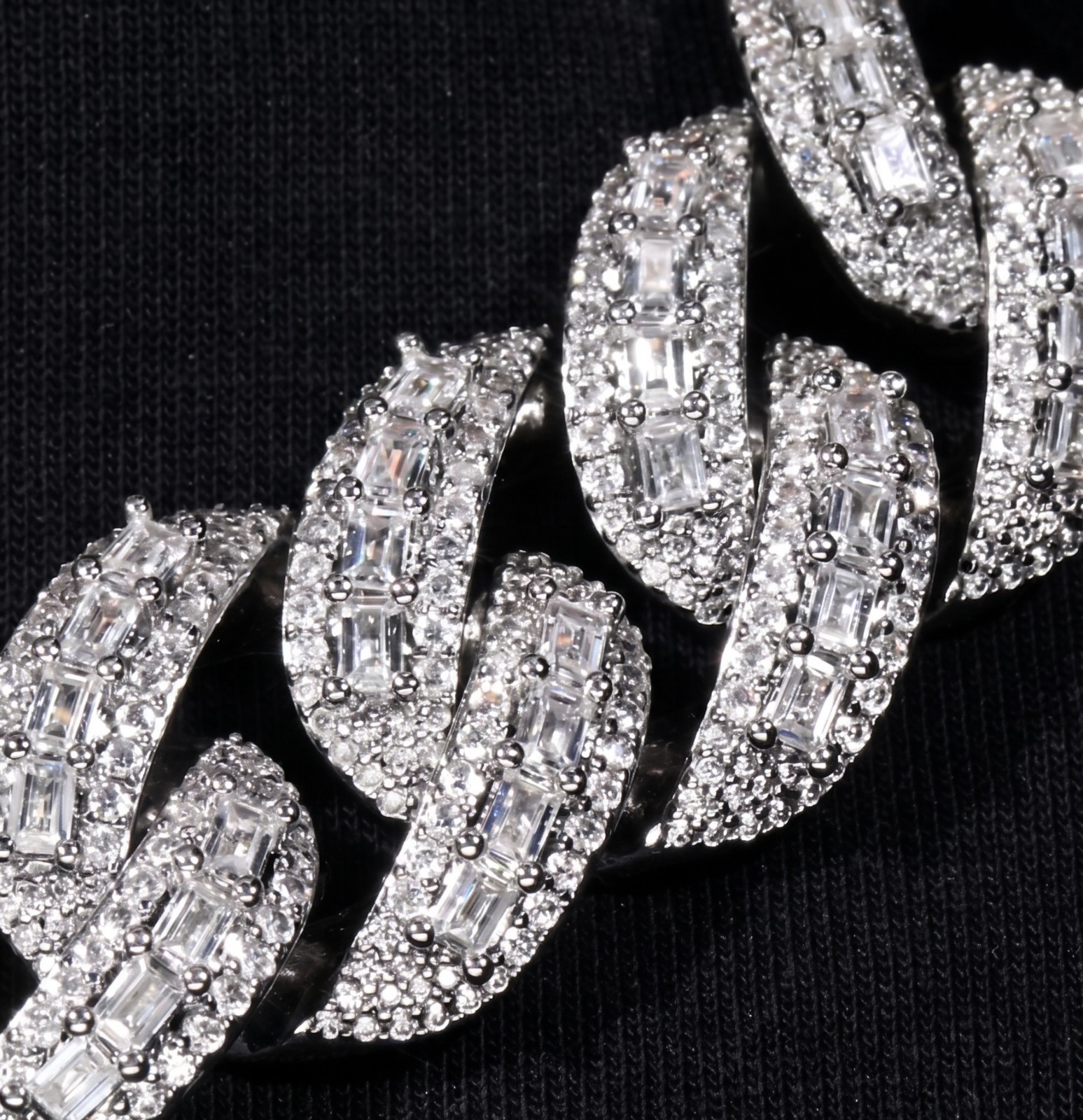 20MM Silver Plated, VVS Moissanite Baguette Cut Raised Pointer Cuban Link Chain