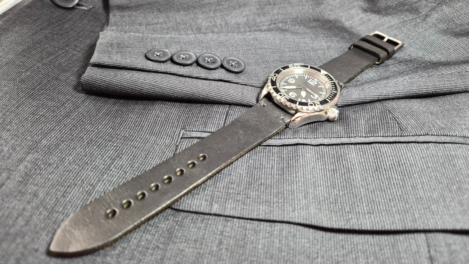 Custom Watch NH35 Movement Homage Timepiece w/ amazing glow-in-the-dark features