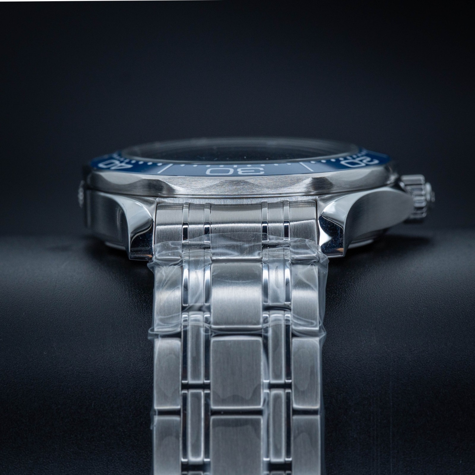 OMEGA Seamaster Diver 300M 210.30.42.20.03.001 BLUE WAVE