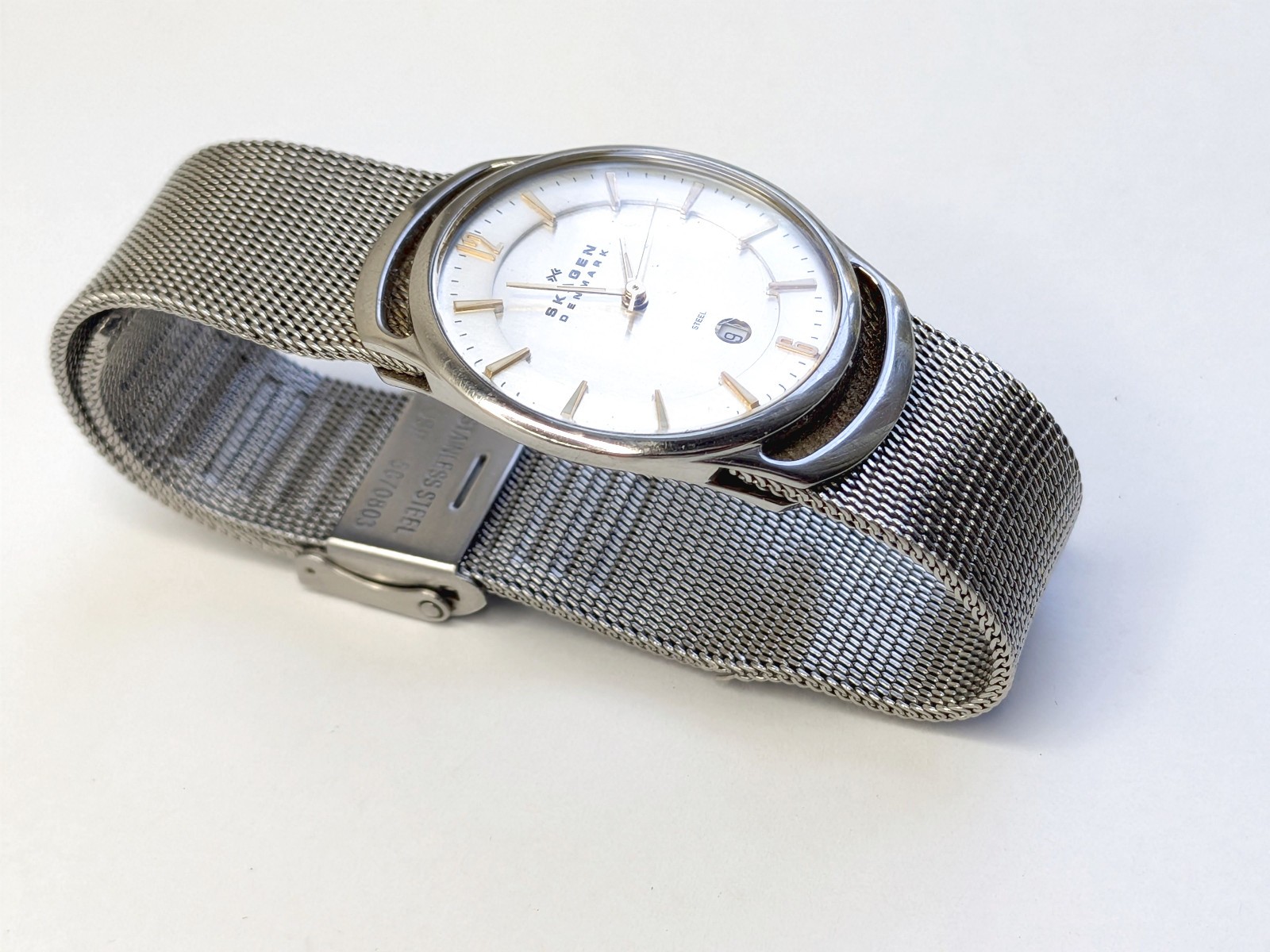 EUC Skagen Denmark 597SGC Milanese Mesh Bracelet Unisex Ultra Slim UNisex Watch