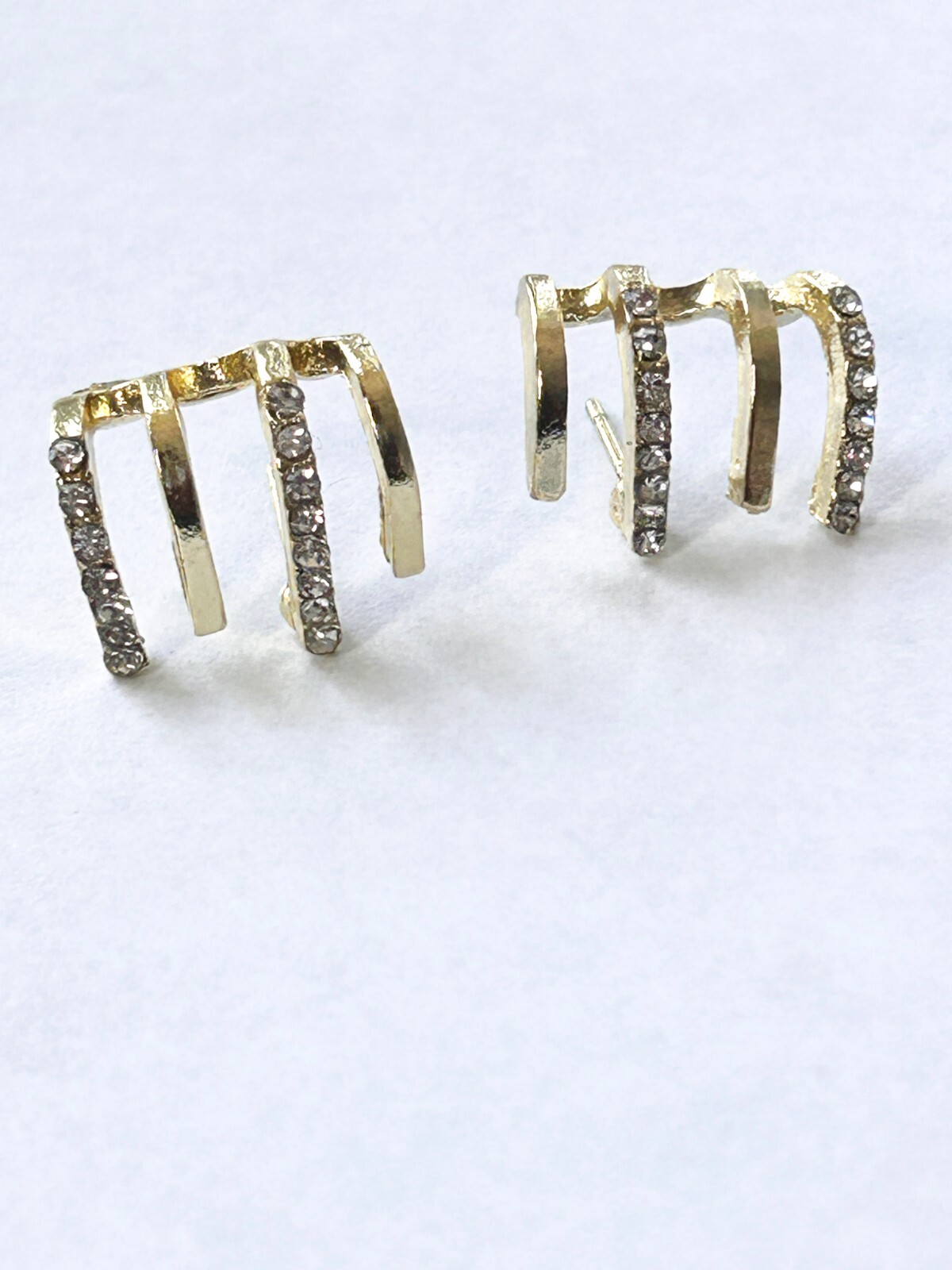 Contemporary Sparkling Fashion Earrings Golden Color with Rhinestones, Push Back