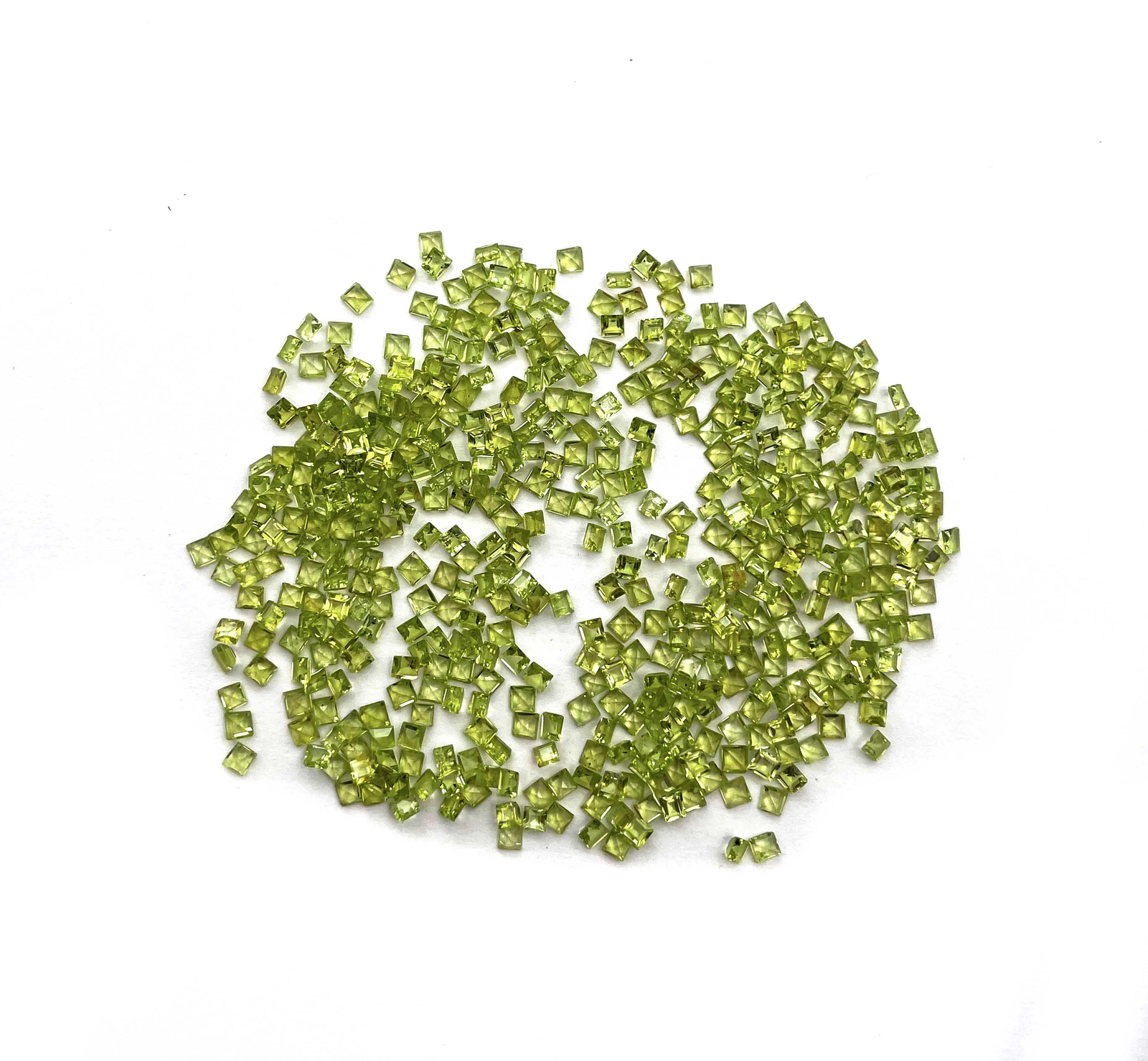 Natural Peridot Square Cut Loose Gemstone Lot 100 Pcs 2.50-3 MM