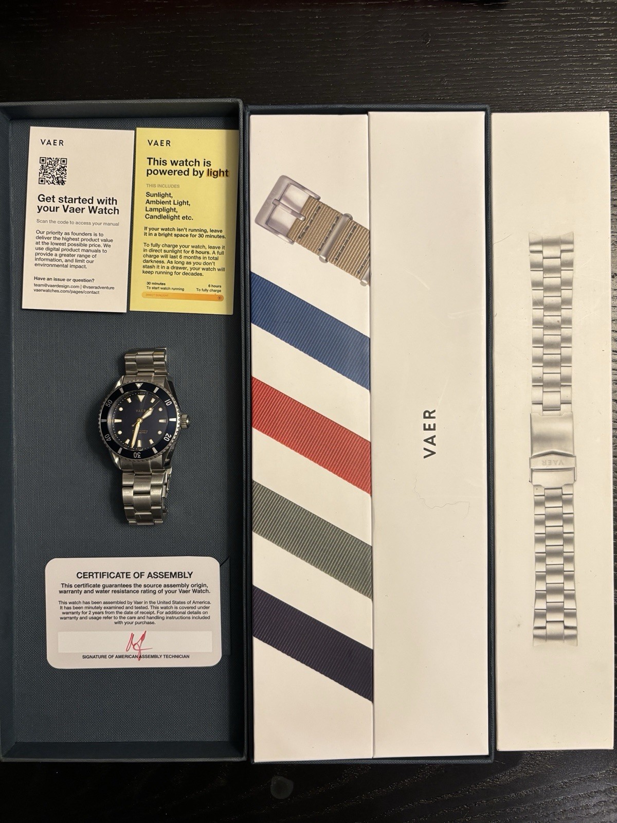 VAER D4 Meridian Navy Solar 38mm 200m Quartz Blue Dial Steel Bracelet Box