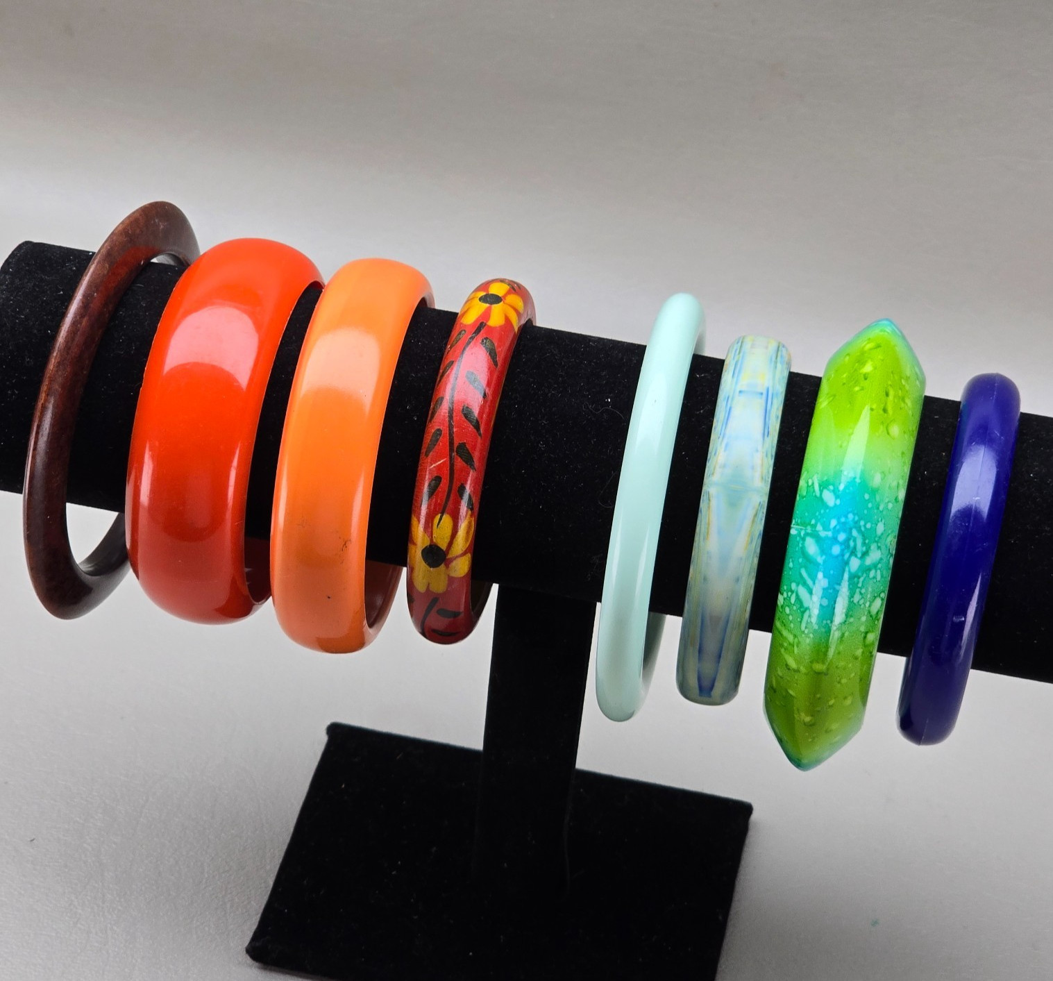 Vintage Bangle Bracelet Lot Plastic Lucite Acrylic Carved Floral Orange Blue Gre