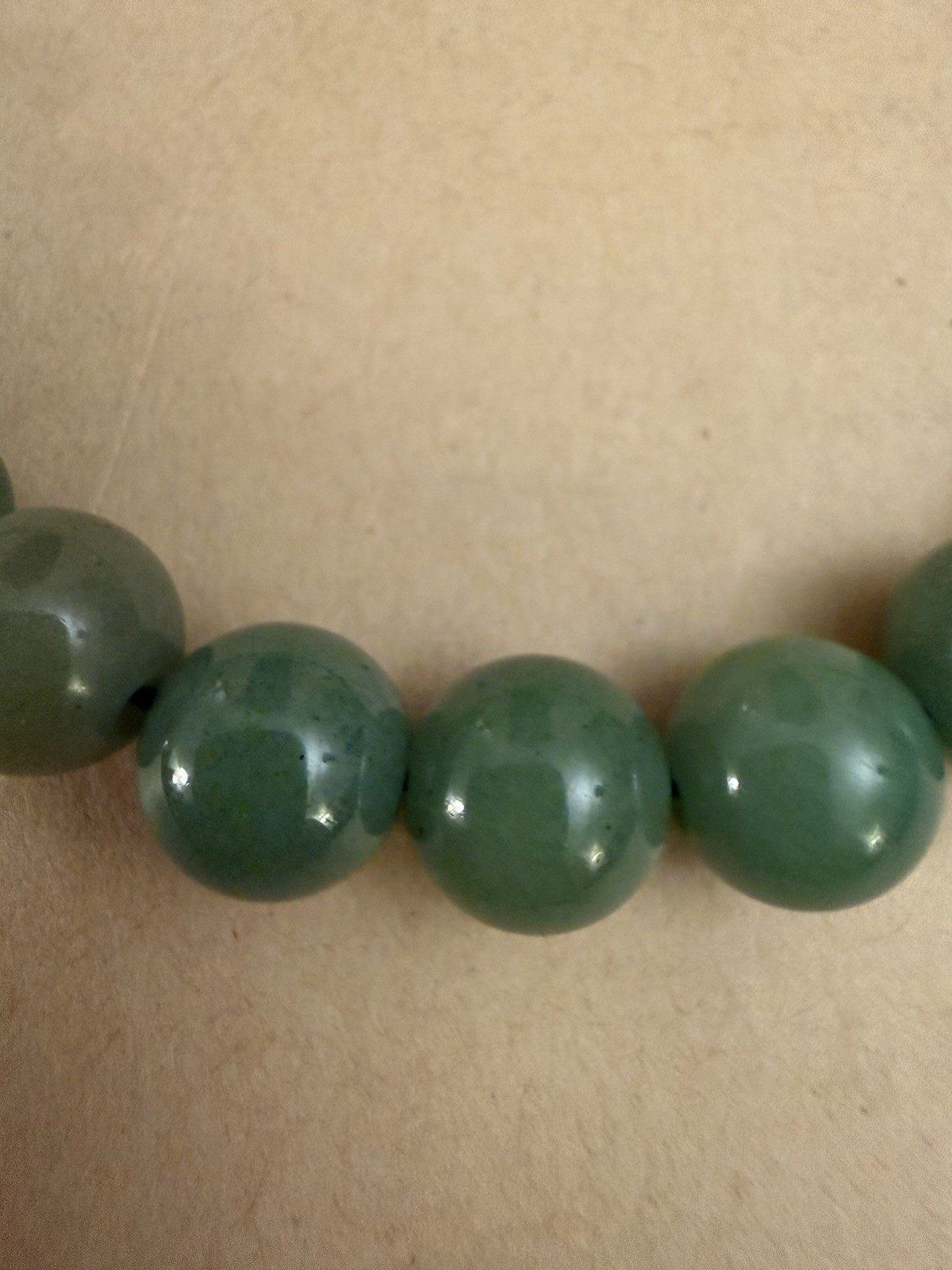 Vintage Chinese Export Light Green Jadeite Jade Beaded Choker Necklace 16.5″