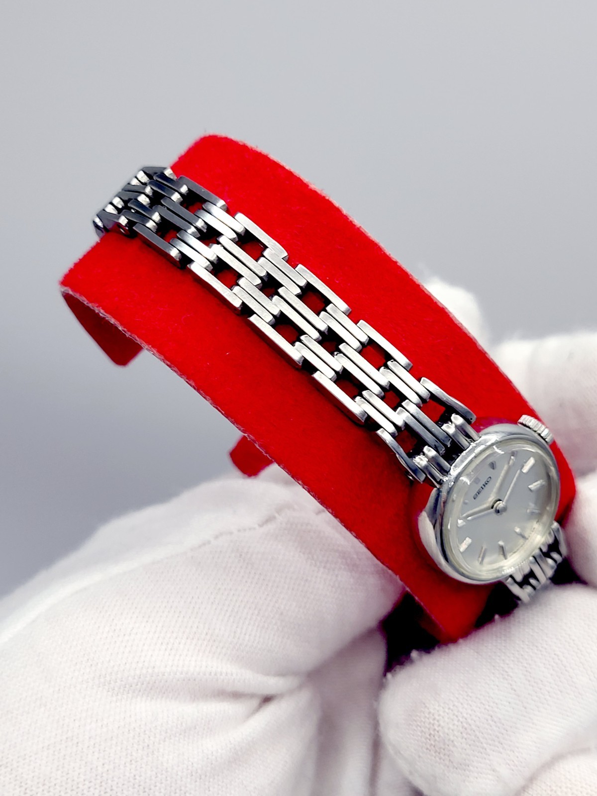 Seiko Ladies Mechanical 18mm Watch Ref. 1100-1400 Manual Wind Japan 1971 Works