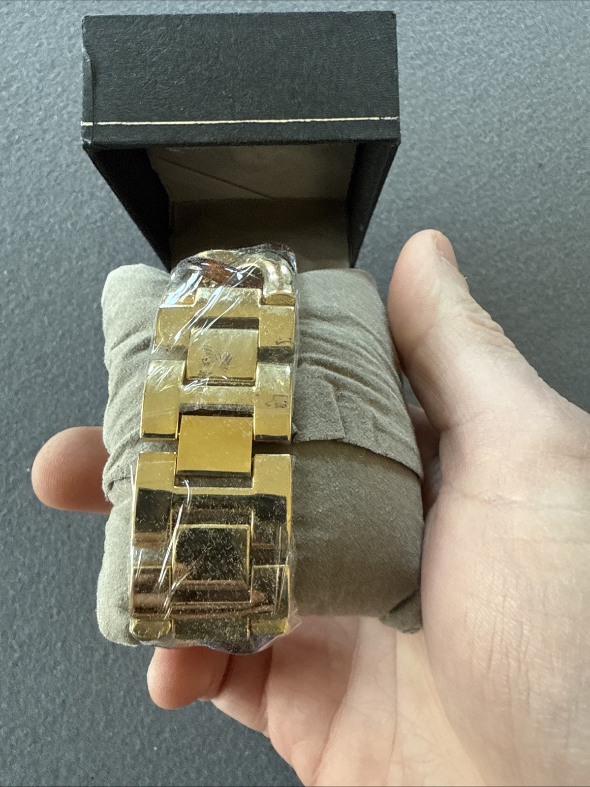 Finetime Quartz Watch Varsales Model Unisex Never Worn Brand New! No battery
