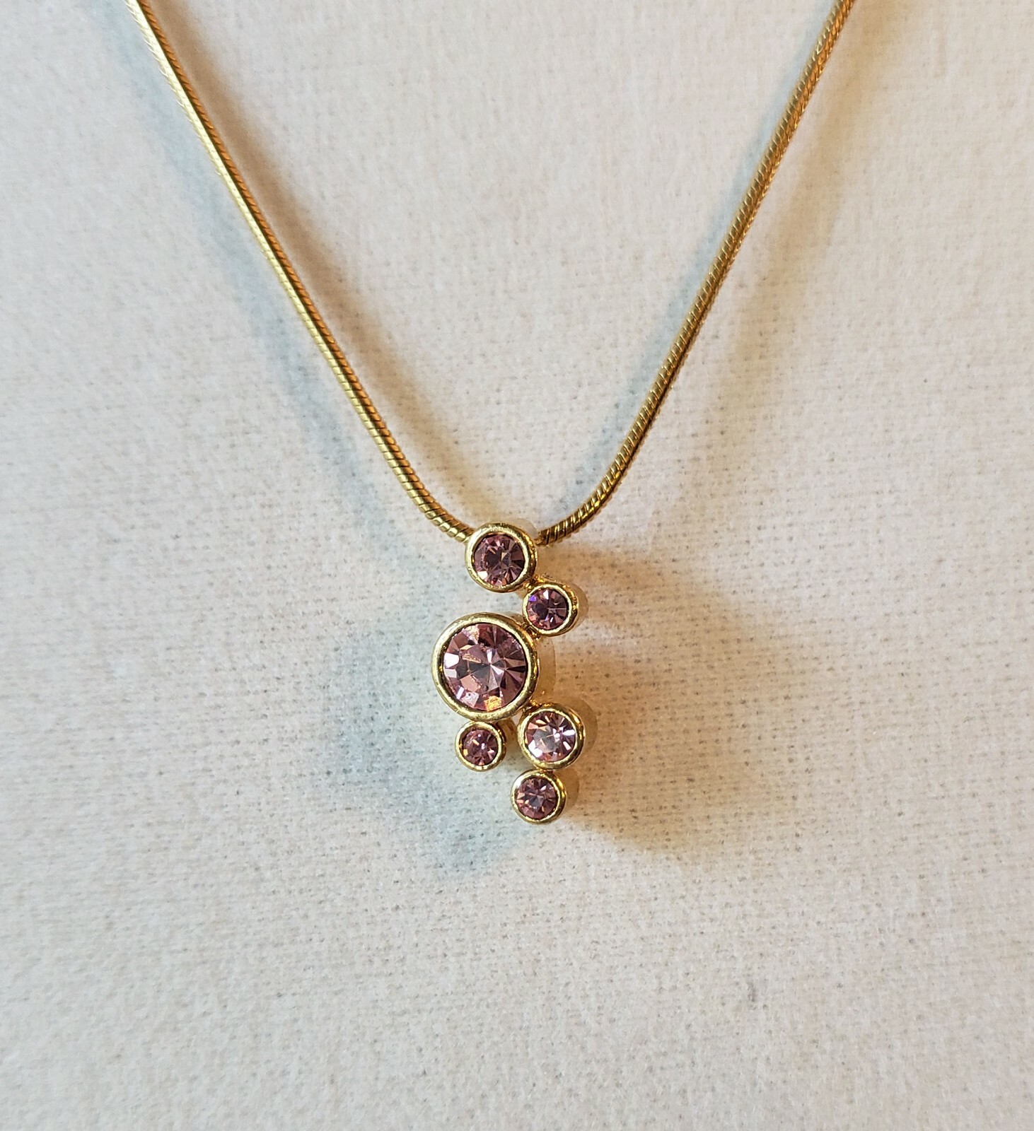 AVON SH – PINK RHINESTONE CLUSTER PENDANT – 16″ + 3″ EXTENDER