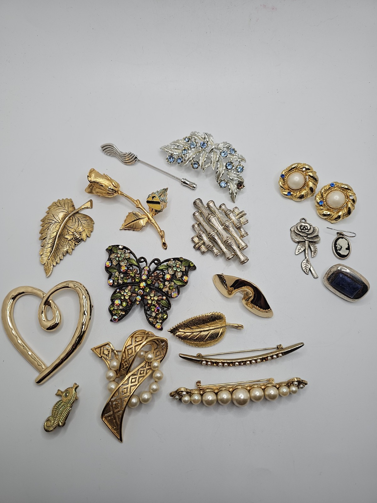 Vintage Junk Jewelry Brooch Earrings Lot