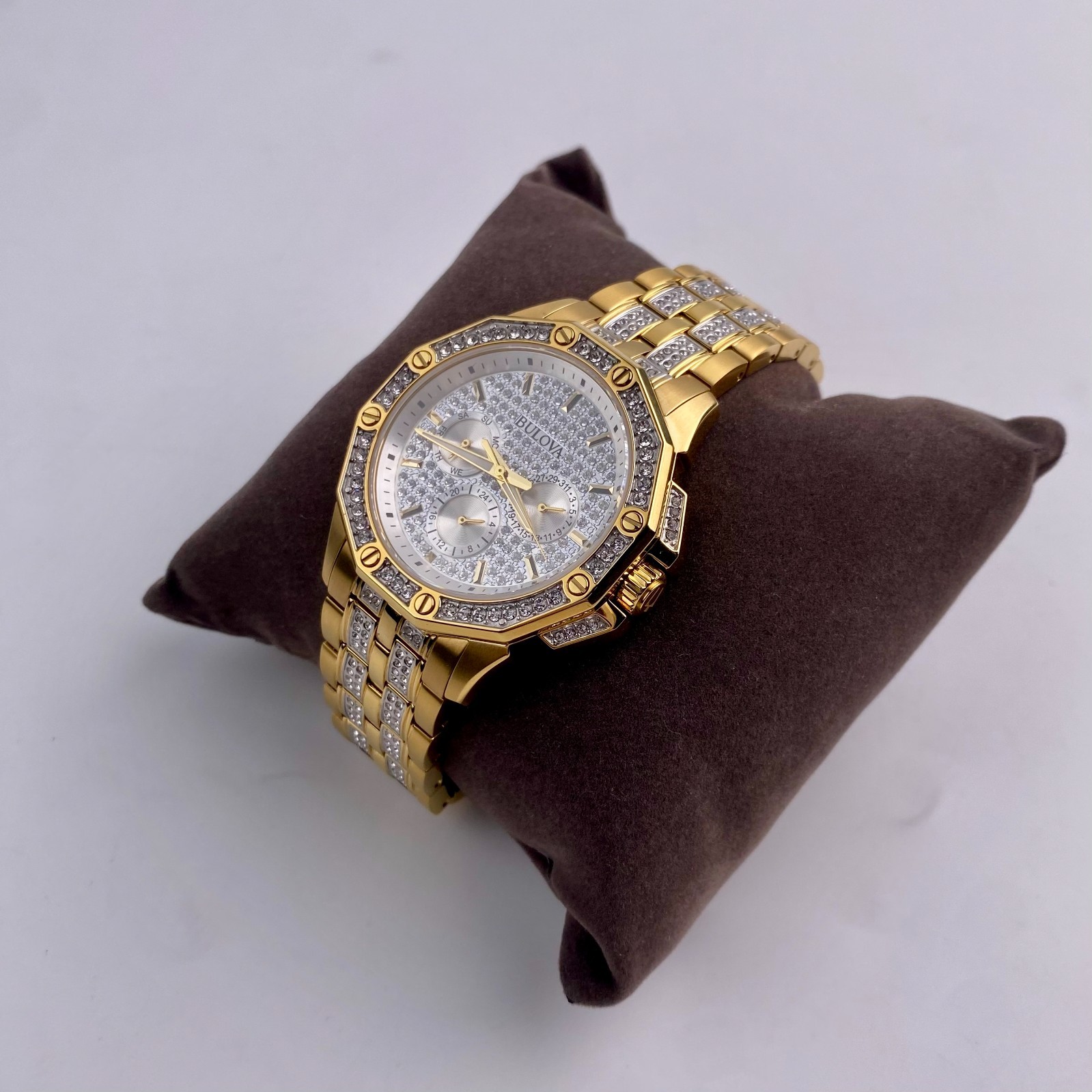 Bulova Octava 98C126 Men’s Quartz Watch Crystal White Dial Gold-Tone 41.5mm