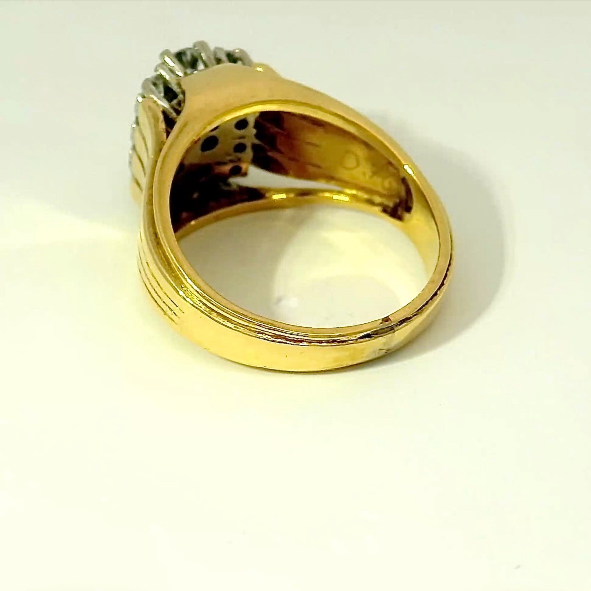 Ring 750 Gold 18 Carat Yellow and White Gold with Diamonds Vintage Handmade