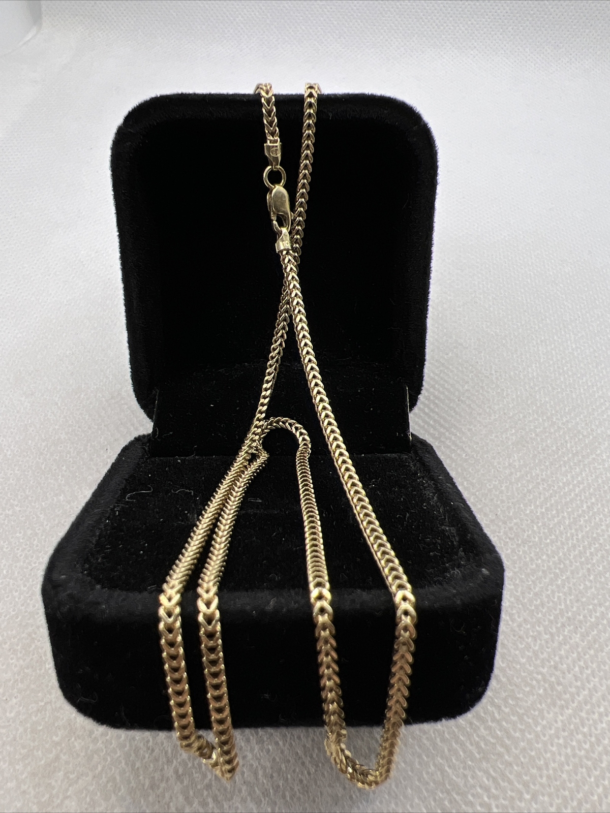 BEAUTIFUL 10K Yellow Gold WHEAT 1.7mm wide Chain Necklace 21.75” long 3.5gr.
