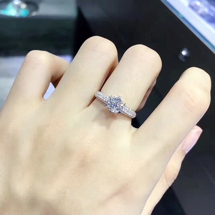 925 Silver Plated Designer Ring For Valentine Gift 1.6CT Simulated Diamond Rings