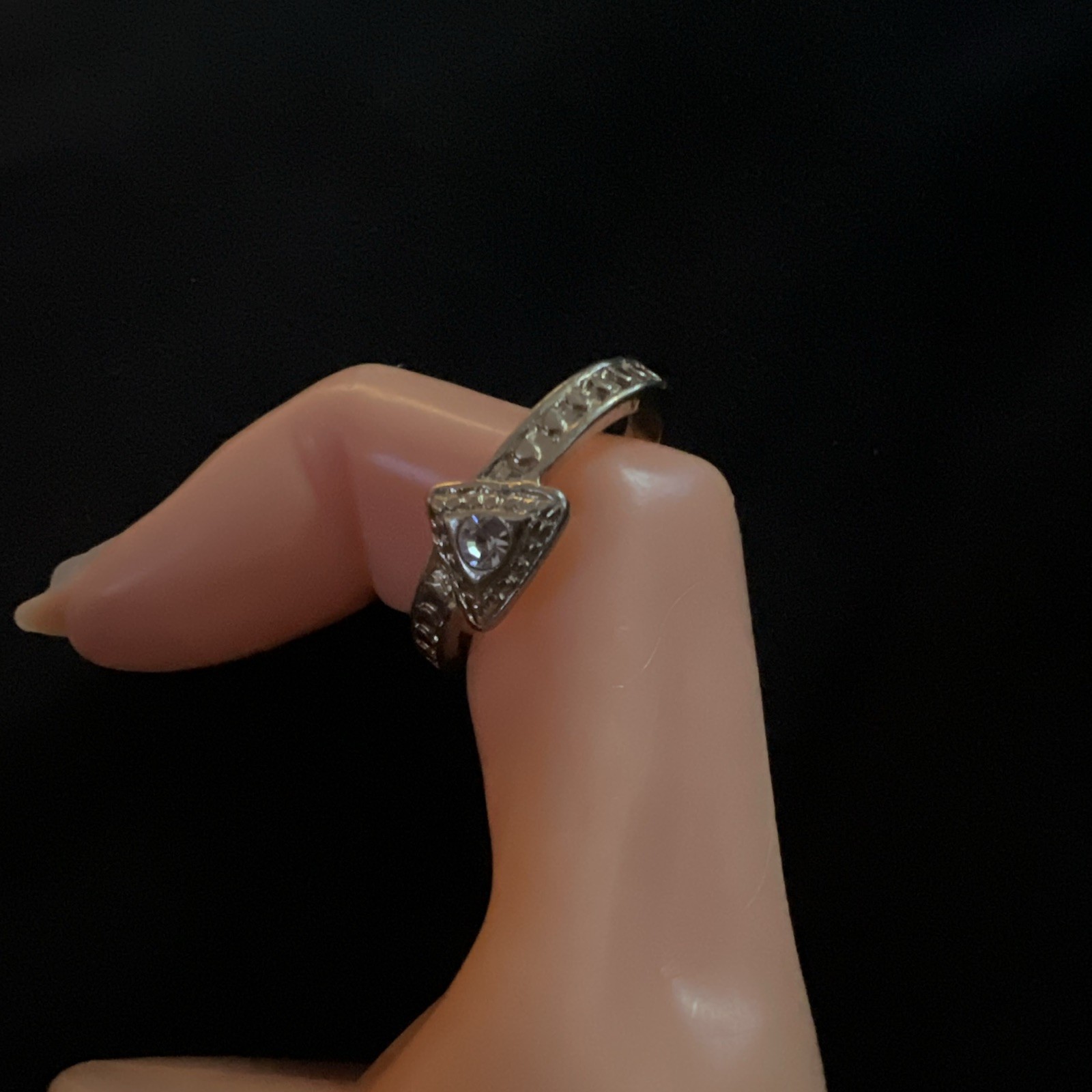 Gold Tone Band Ring Size 8 w/ White/Colorless Round Stone, Triangle Setting