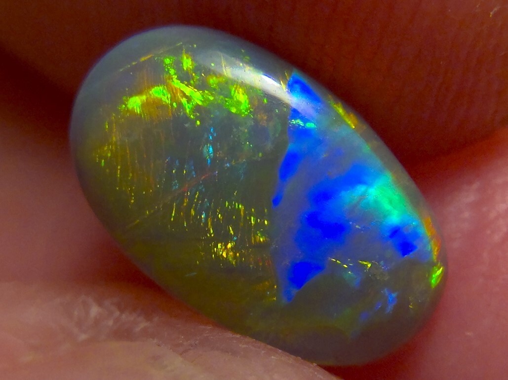 1.25cts Solid Lightning Ridge semi black opal, stunning rainbow fire *see video*