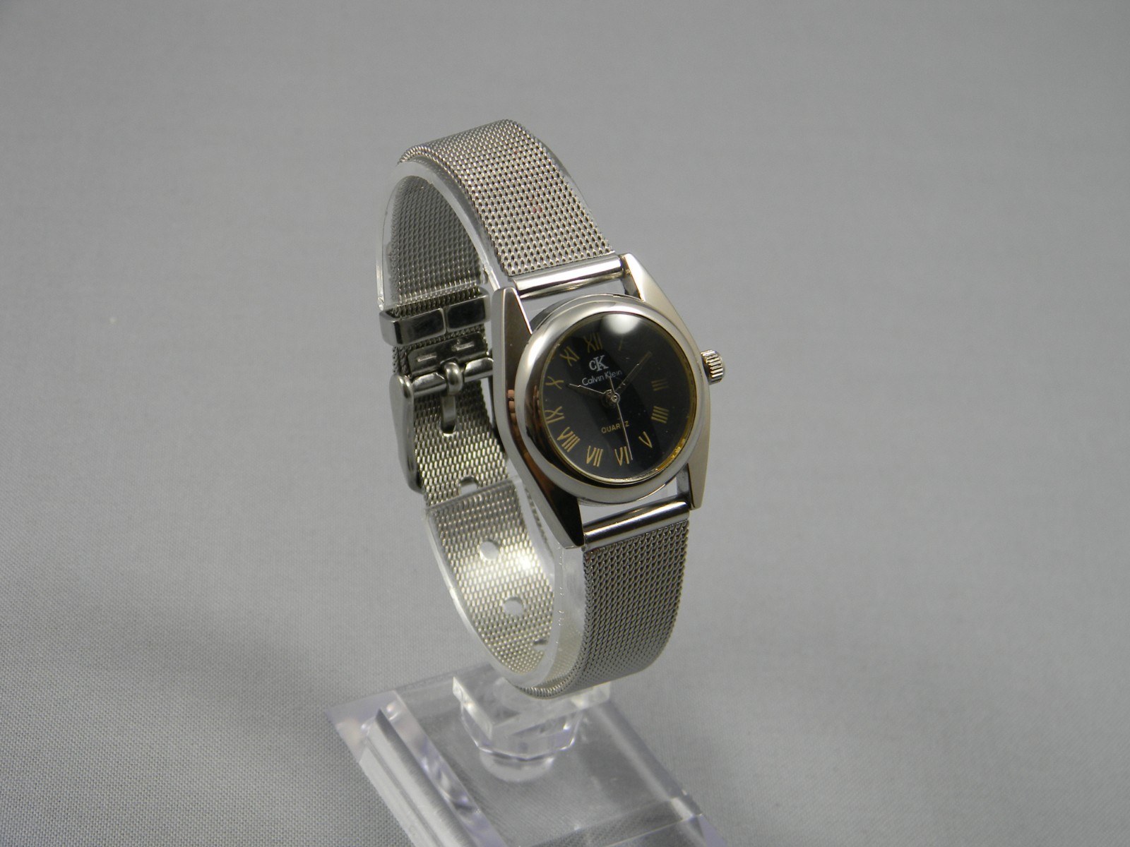 Calvin Klein Watch Women 26mm Silver Tone Blue/Black Dial Mesh Band New Battery
