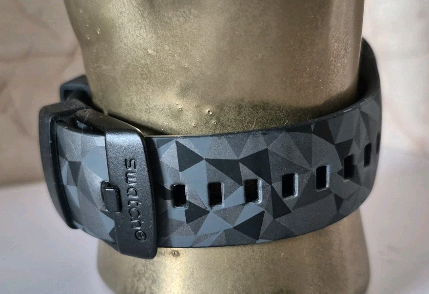 Swatch Touch SURB111 Grey Facets Digital LCD Watch Gray Camouflage Geometric