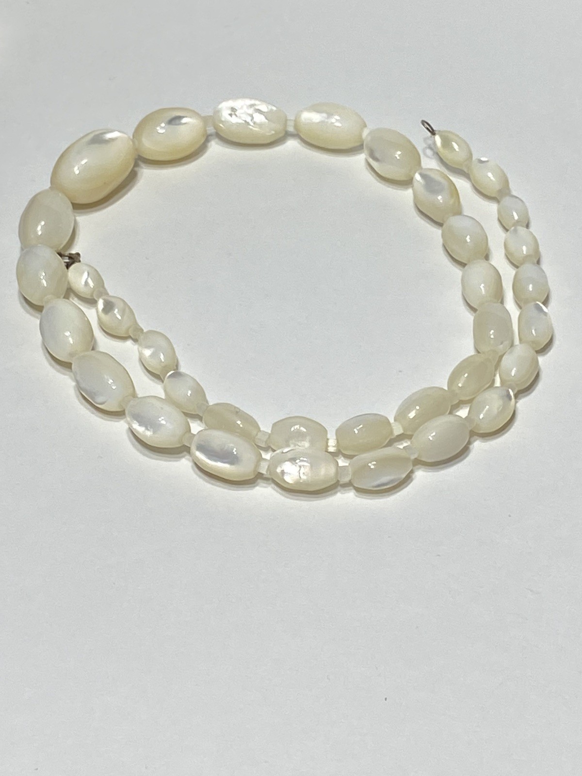 Vtg Estate Hand Cut Balamuti Mother of Pearl Necklace Iridescent Eye Graduating