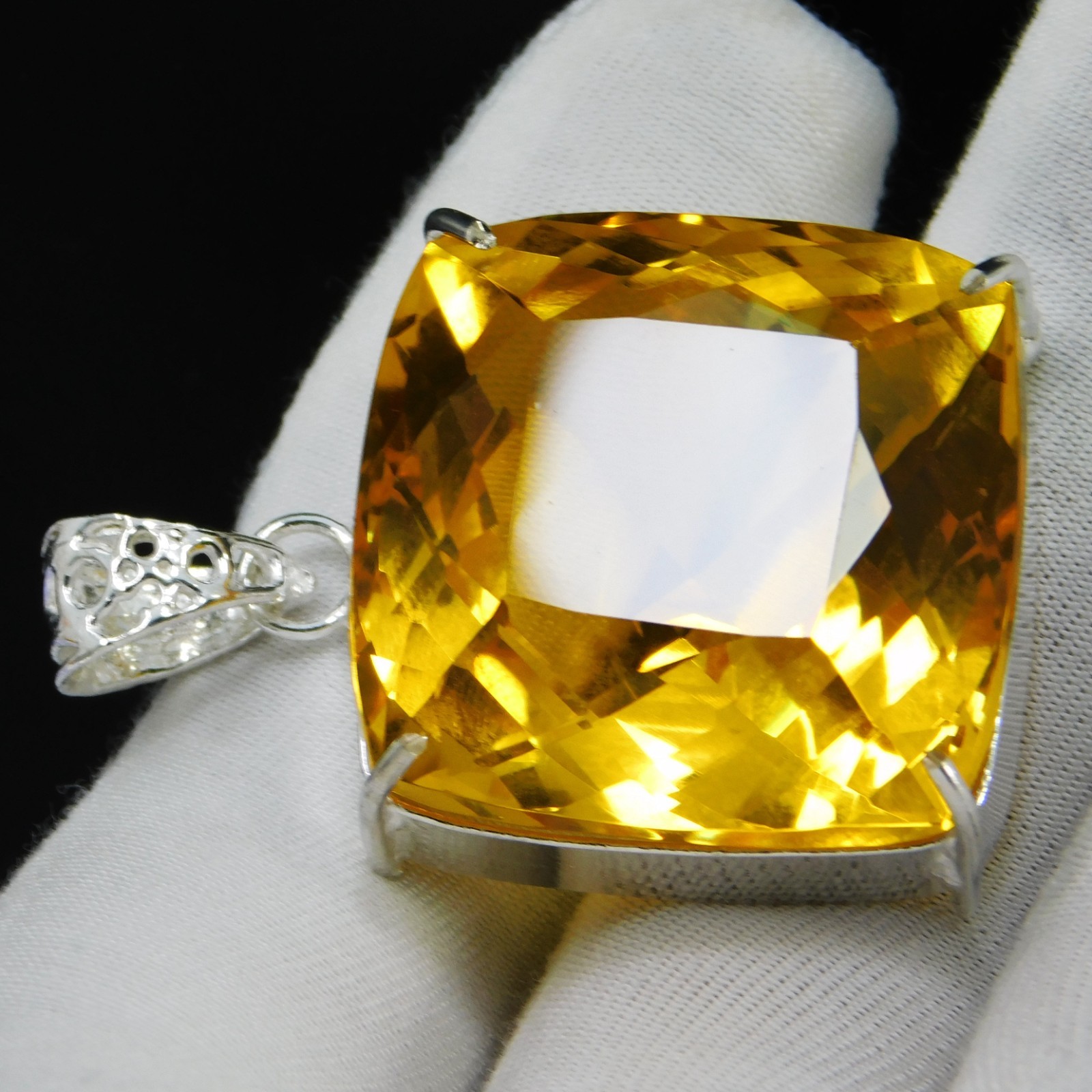 128.50 Ct Natural Mogok Painite Pendant Yellow Radiant Cut Certified Gemstone