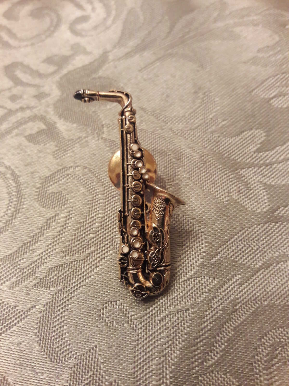 1 Saxophone Sax Music Band School Tour Tie Tack Lapel Hat Pin U.S. Jazz Musician
