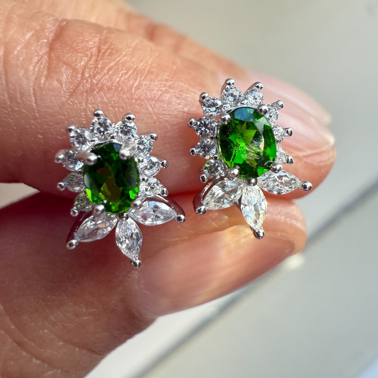 925 Sterling Silver Earrings 4x3mm Natural Diopside Gemstone Zircon Flower Stud