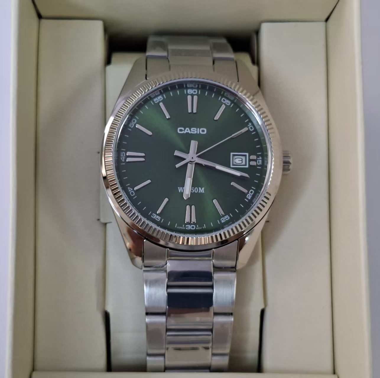 Casio UTP-1302PD-3A1 Stainless Steel Band 35 mm Dail Green Unisex Adults Watch