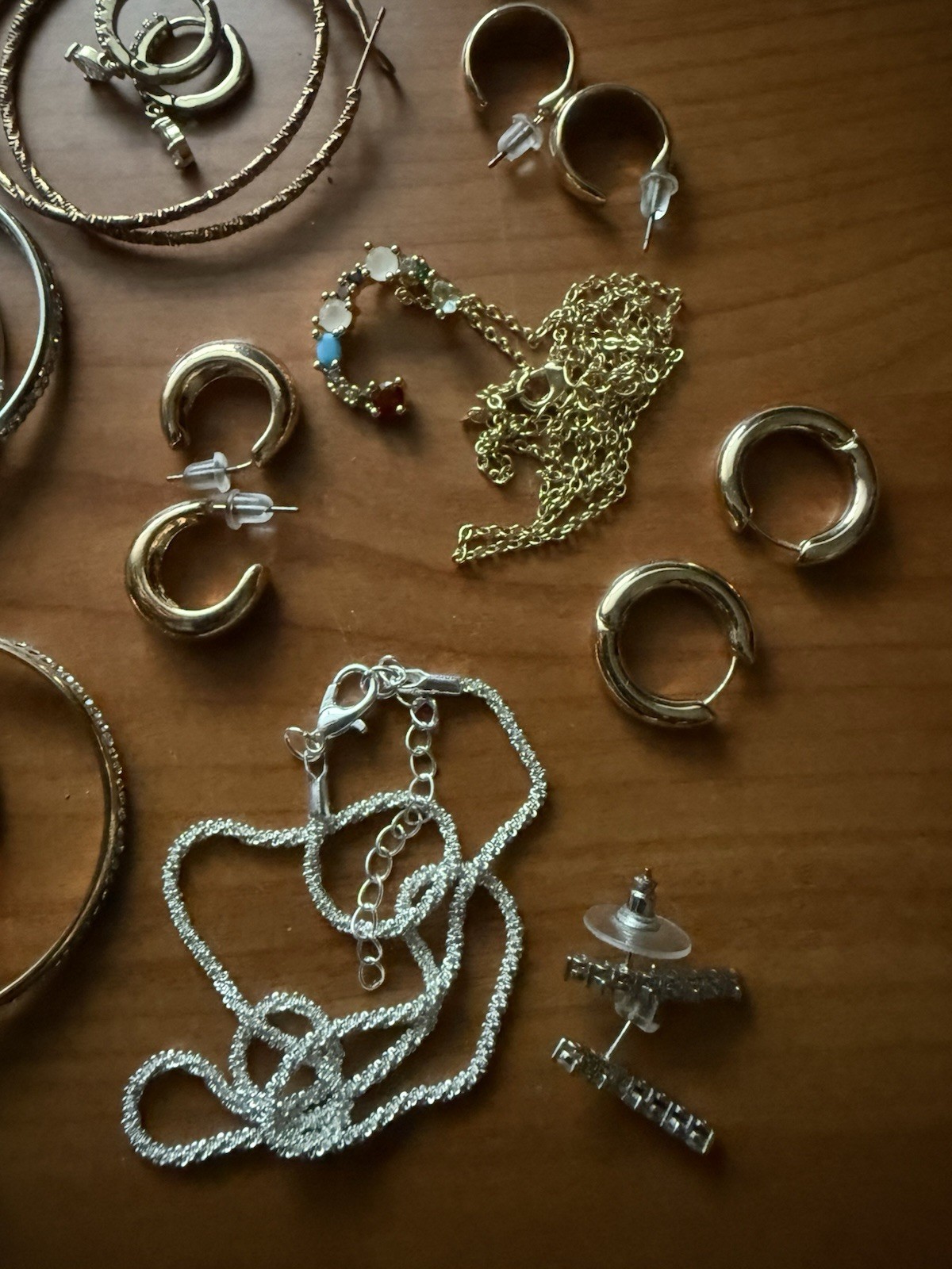 Lot 35+ Modern FASHION JEWELRY Rings, Necklaces, Earrings All Wearable!!