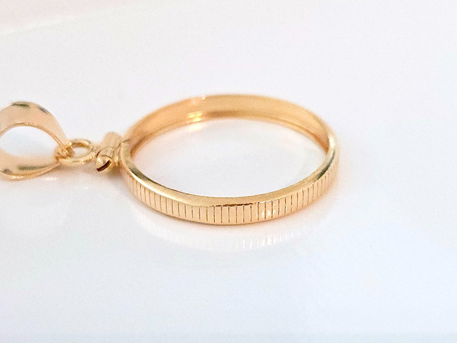 14K Gold Filled Screw Top Coin Edge Bezel for 21mm Nickel 5 Cent Coins