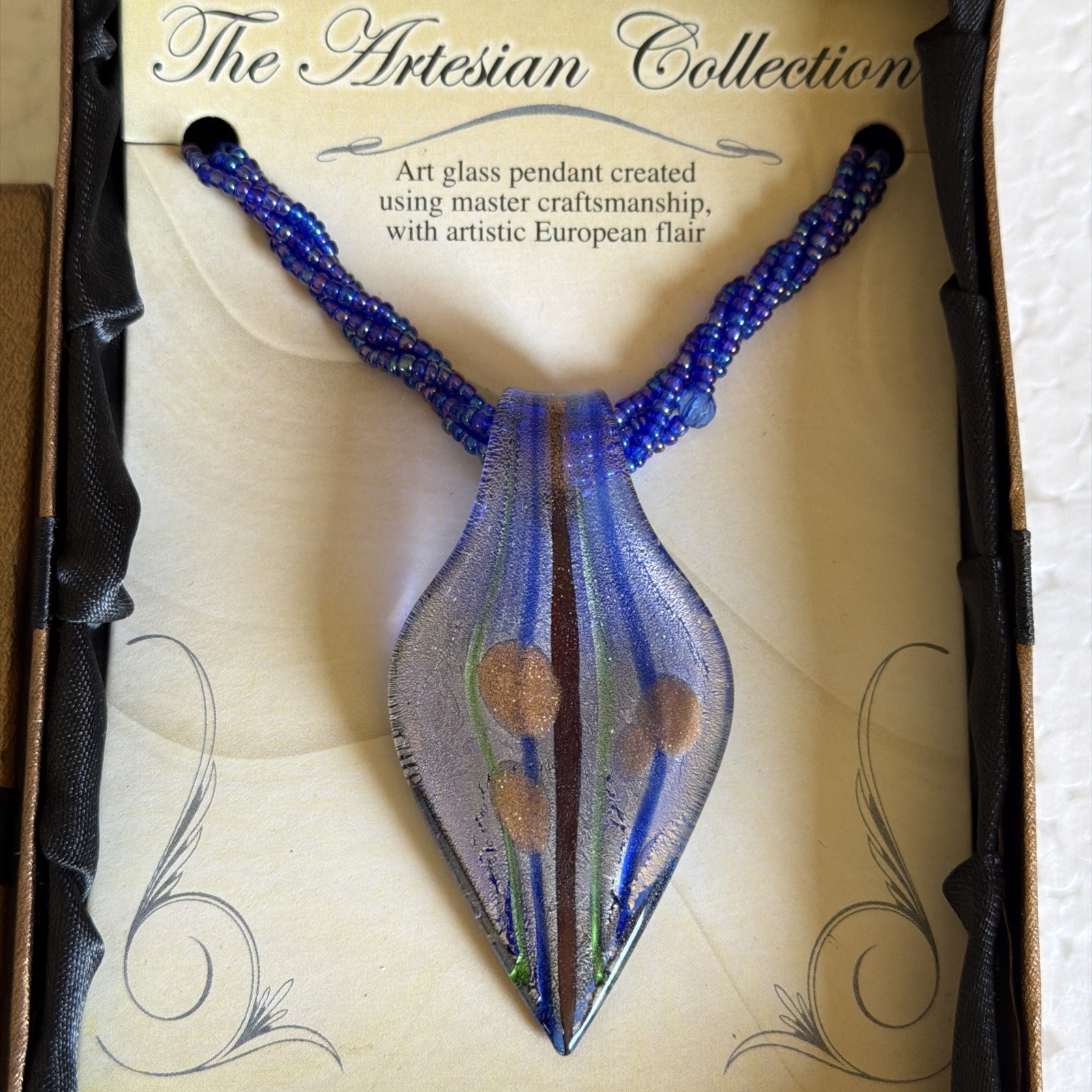 Art Glass Pendant the Artesian Collection w/artistic European Necklace NWB